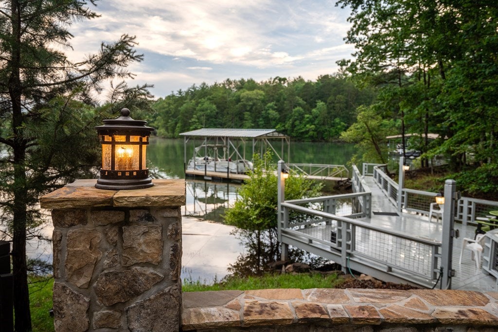Blairsville, Georgia, 30512, United States, 5 Bedrooms Bedrooms, ,6 BathroomsBathrooms,Residential,For Sale,1901332