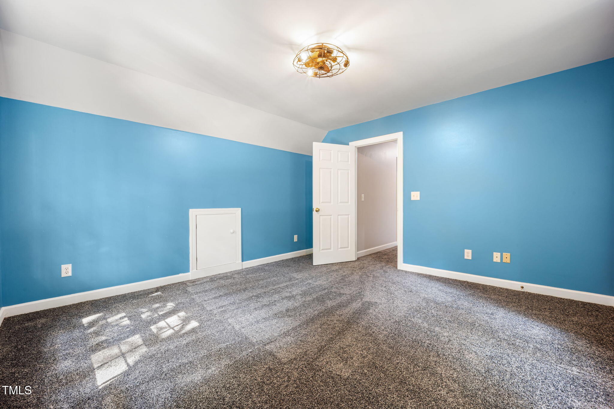 Apex, North Carolina, 27502, United States, 4 Bedrooms Bedrooms, ,3 BathroomsBathrooms,Residential,For Sale,1939175