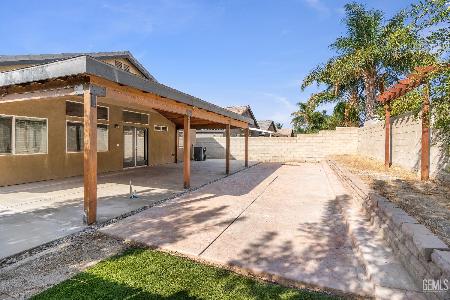 Bakersfield, California, 93311, United States, 5 Bedrooms Bedrooms, ,2 BathroomsBathrooms,Residential,For Sale,1985071