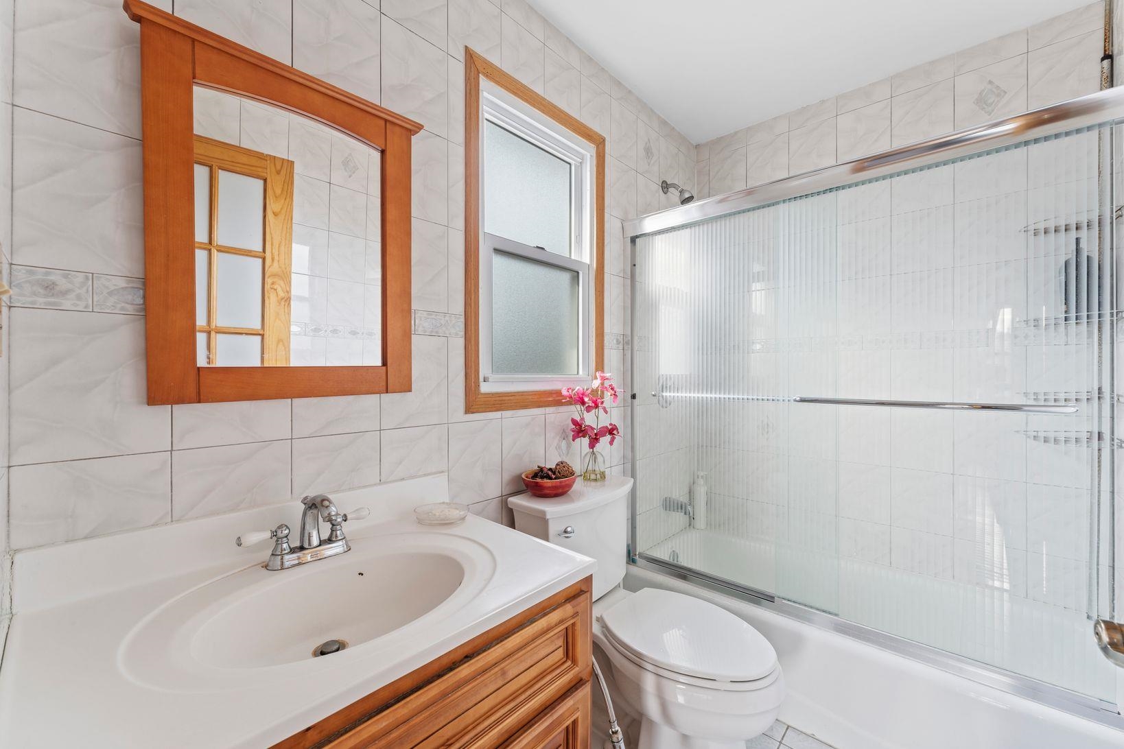 North Bergen, New Jersey, 07047, United States, 5 Bedrooms Bedrooms, ,5 BathroomsBathrooms,Residential,For Sale,2000699