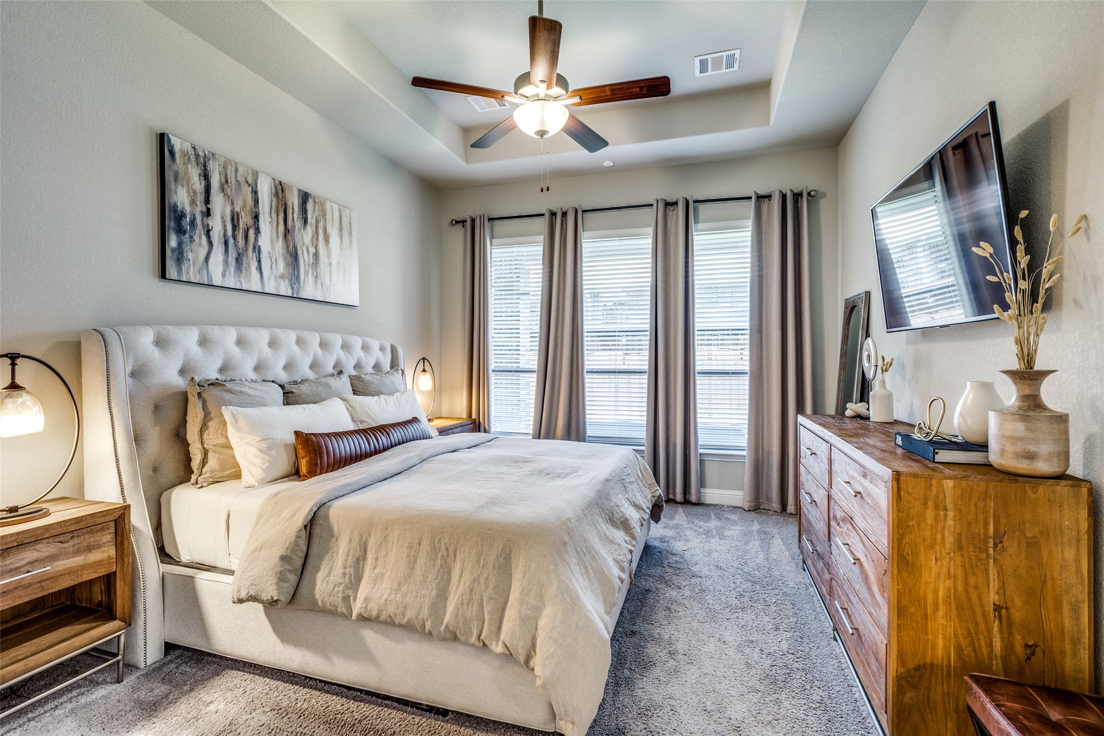 Carrollton, Texas, 75010, United States, 3 Bedrooms Bedrooms, ,3 BathroomsBathrooms,Residential,For Sale,1907540