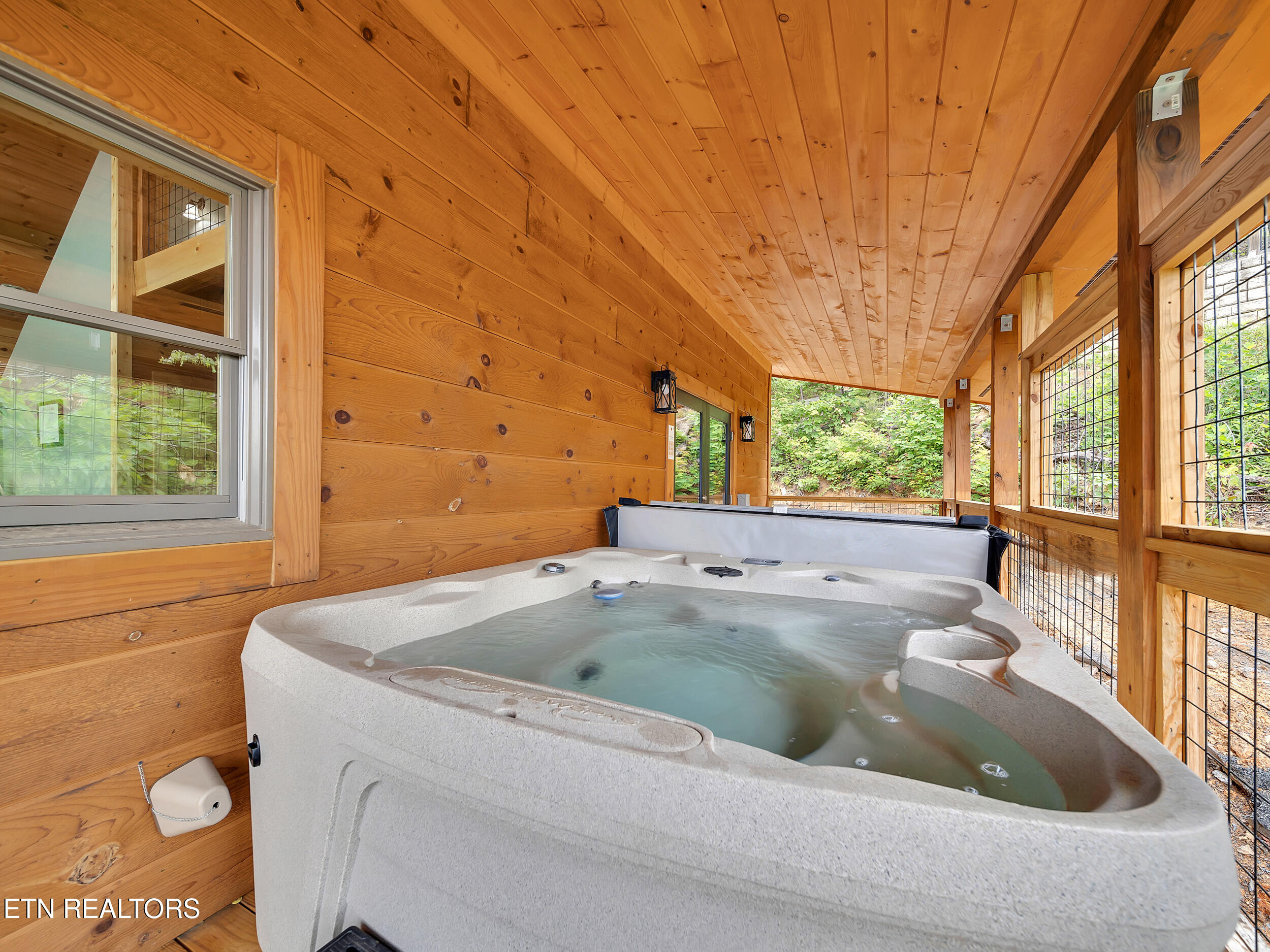 Sevierville, Tennessee, 37876, United States, 3 Bedrooms Bedrooms, ,4 BathroomsBathrooms,Residential,For Sale,1938196