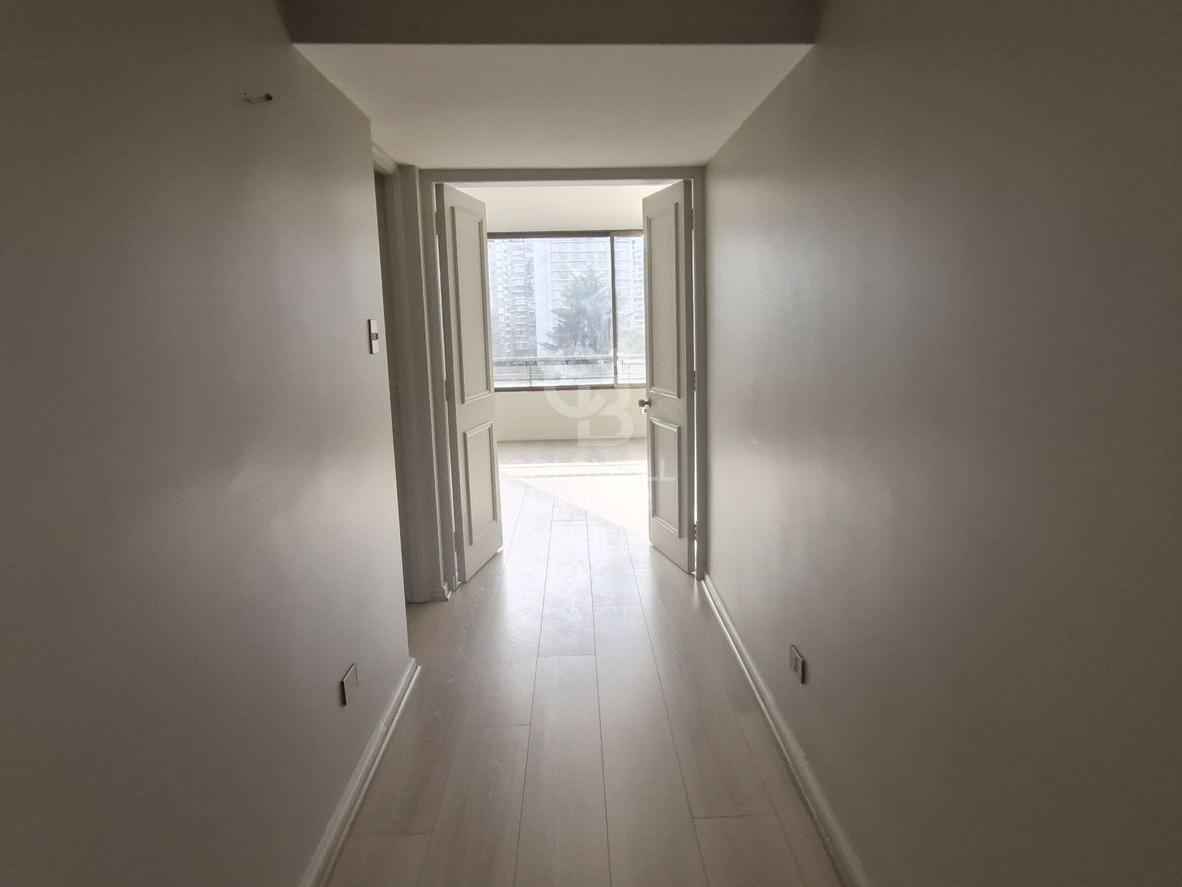 Las Condes, Chile, 3 Bedrooms Bedrooms, ,4 BathroomsBathrooms,Residential,For Sale,1908401
