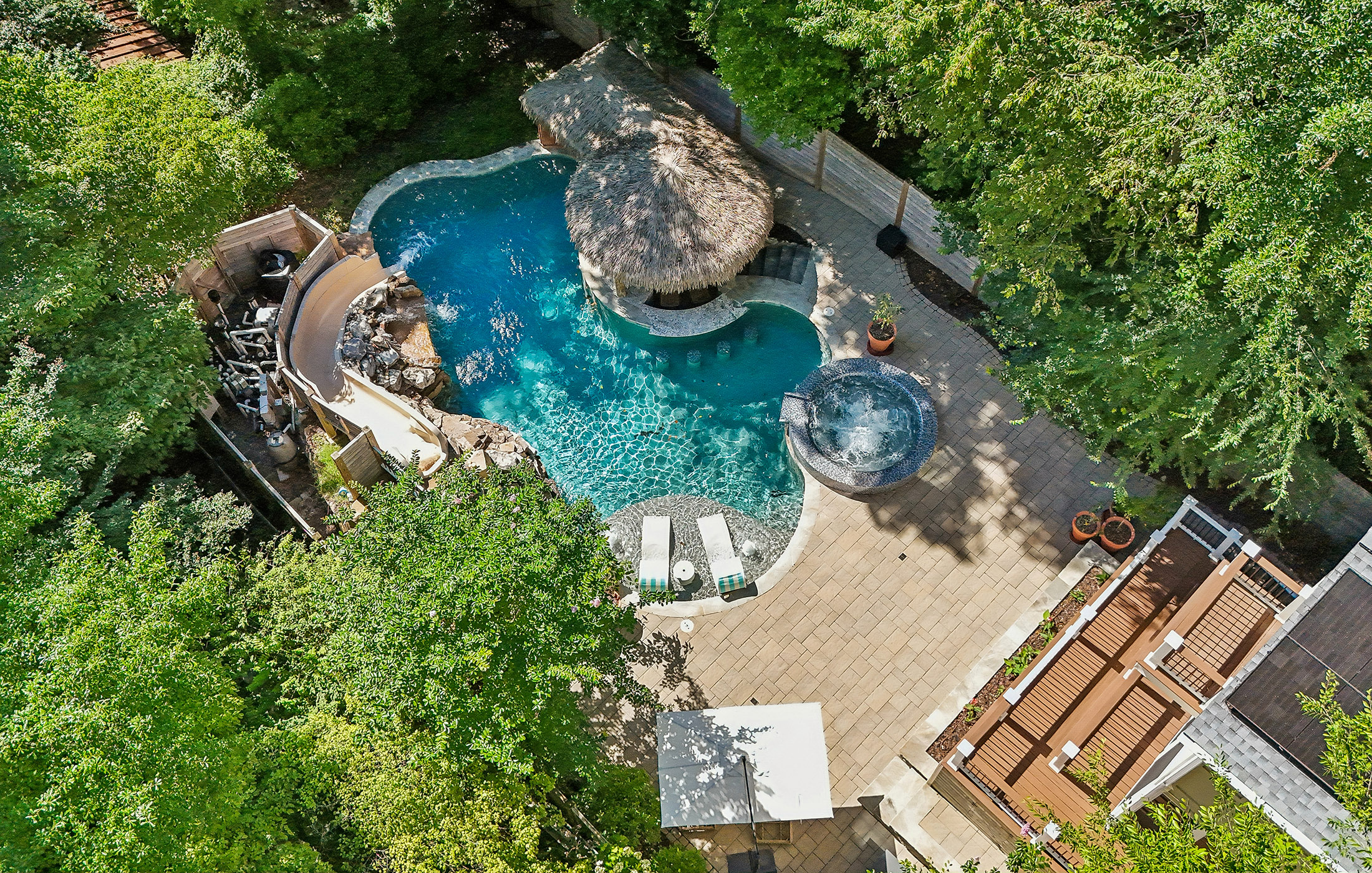  Resort-Inspired Retreat in the Heart of Virginia Highland - 物件實景