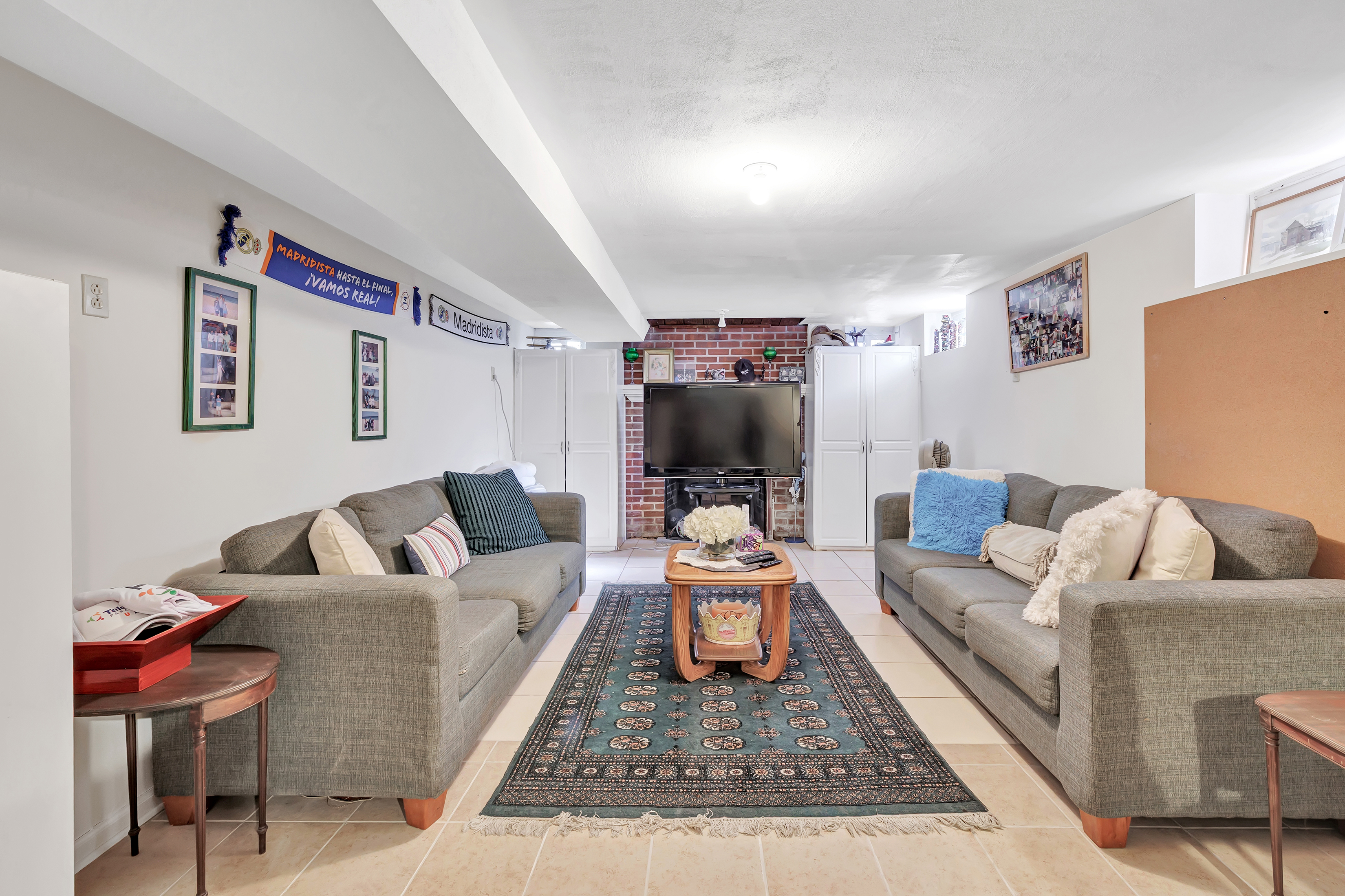 Stratford, Connecticut, 06614, United States, 4 Bedrooms Bedrooms, ,4 BathroomsBathrooms,Residential,For Sale,1996522