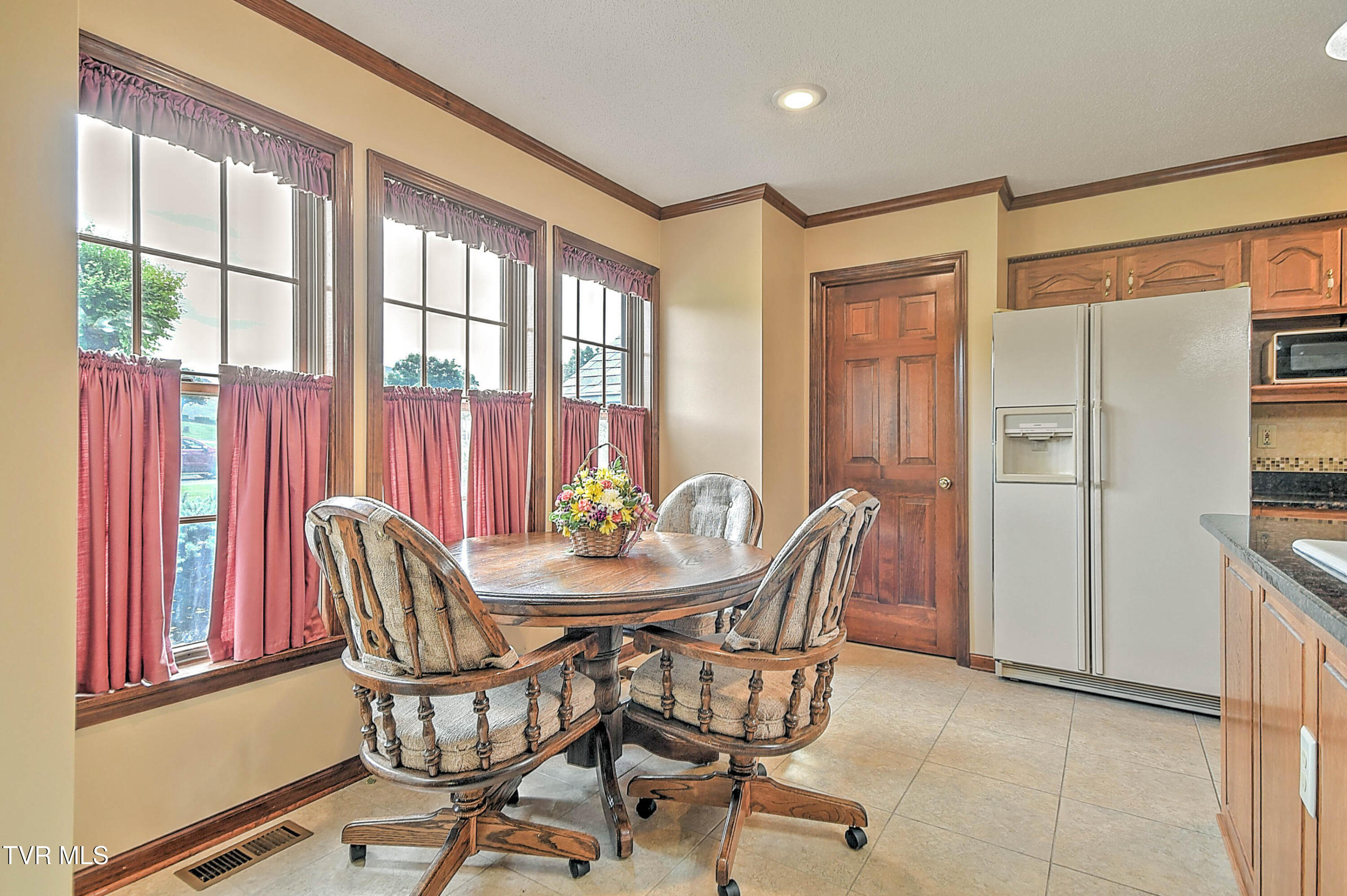 Greeneville, Tennessee, 37745, United States, 4 Bedrooms Bedrooms, ,4 BathroomsBathrooms,Residential,For Sale,1899304