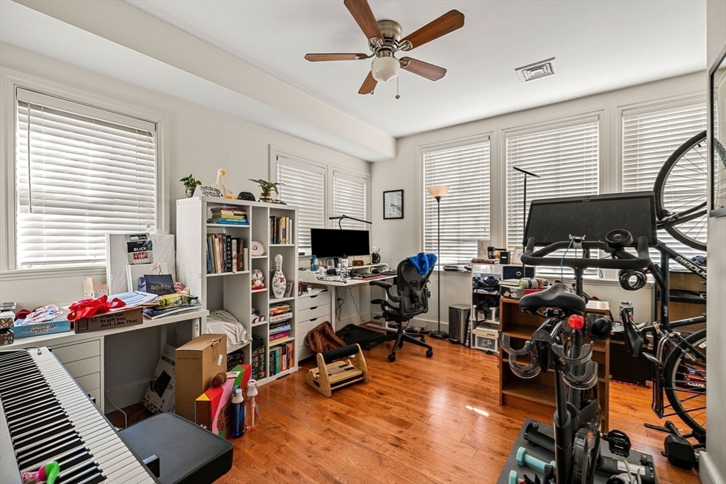 Cambridge, Massachusetts, 02141, United States, 4 Bedrooms Bedrooms, ,3 BathroomsBathrooms,Residential,For Sale,2001905