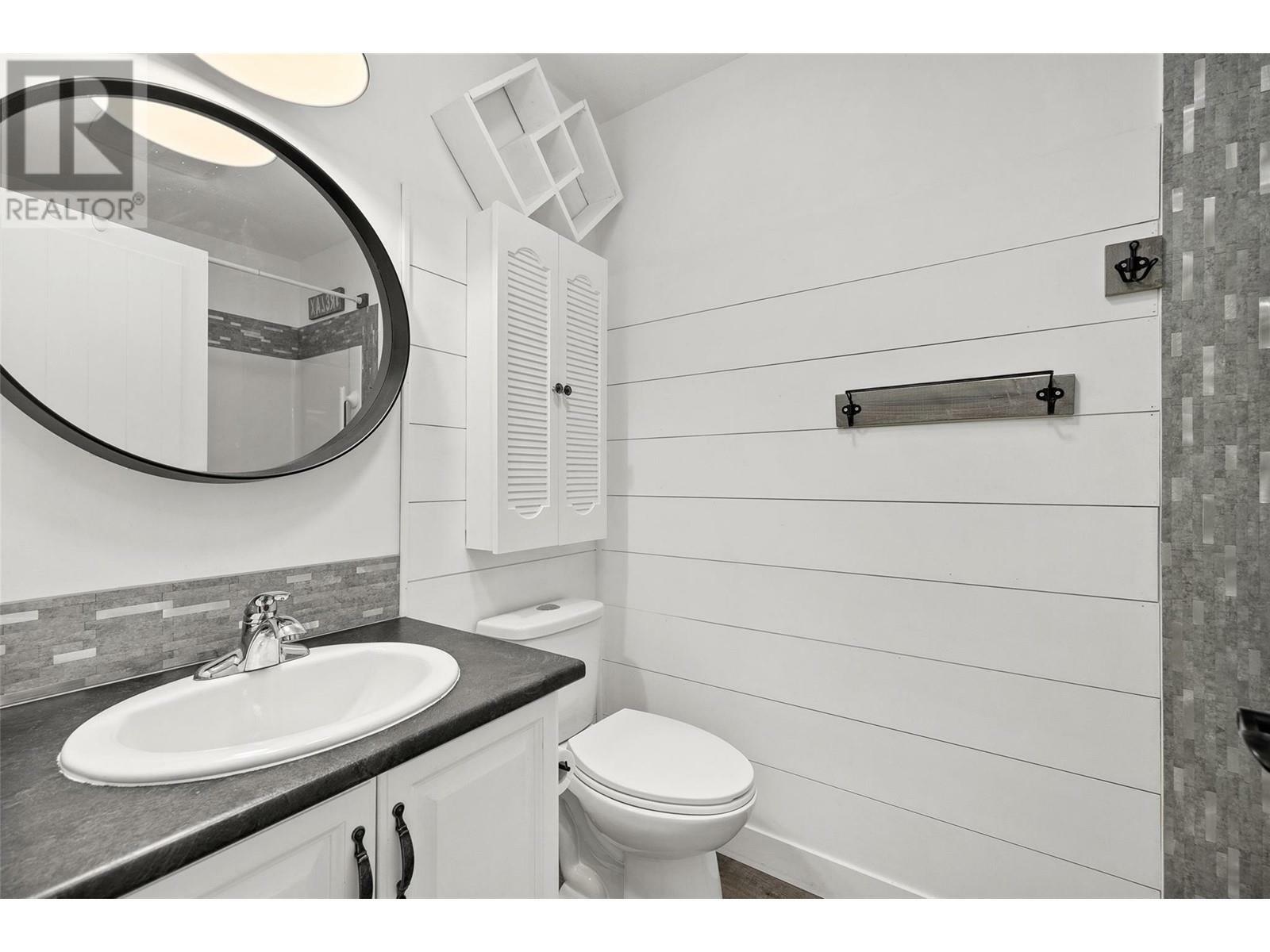 KELOWNA, British Columbia, V1P 1N8, CA, 6 Bedrooms Bedrooms, ,4 BathroomsBathrooms,Residential,For Sale,1837090