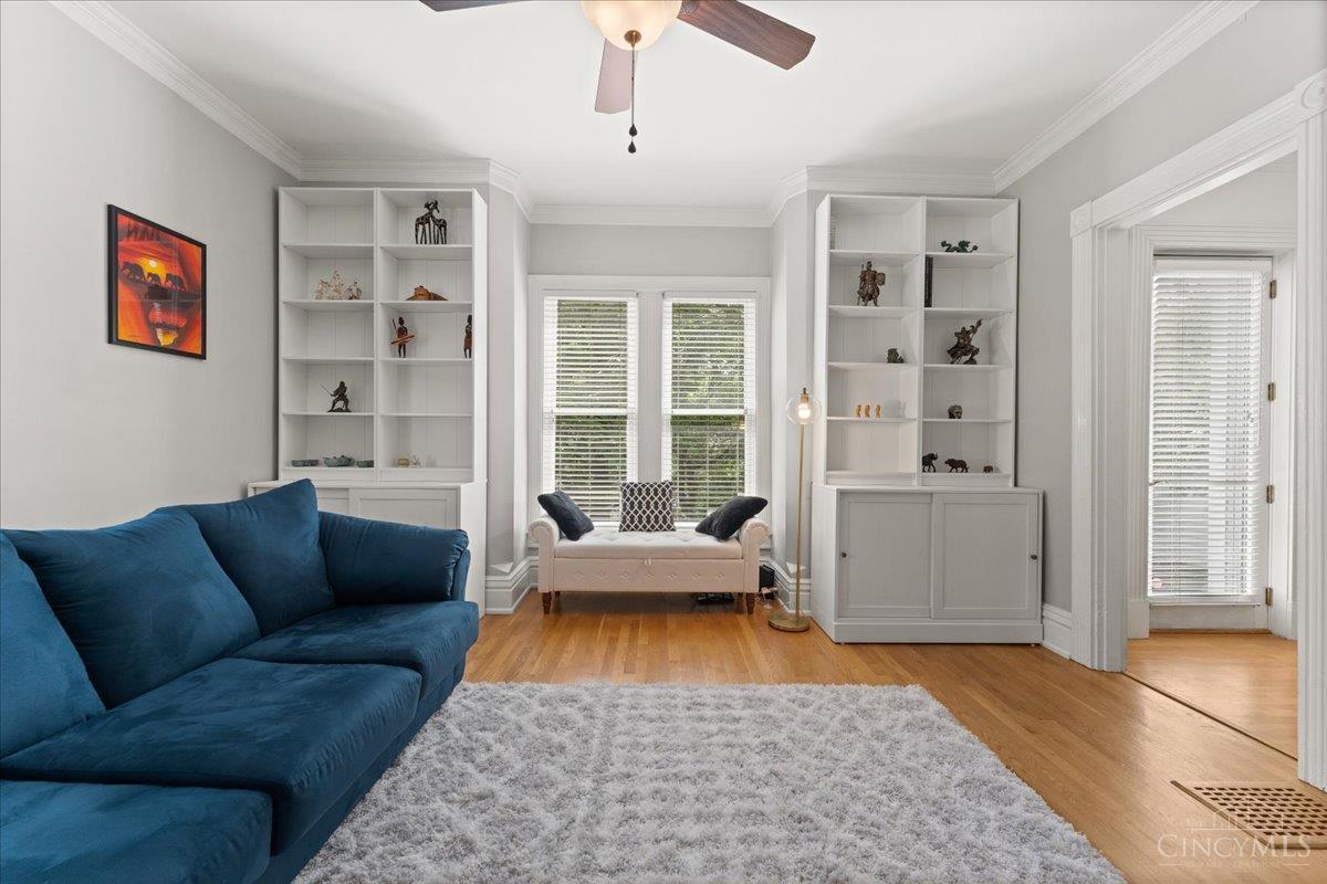 Cincinnati, Ohio, 45226, United States, 3 Bedrooms Bedrooms, ,2 BathroomsBathrooms,Residential,For Sale,1911951