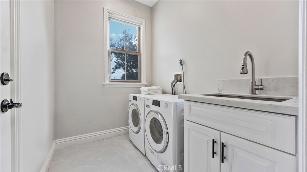 Temple City, California, 91780, United States, 5 Bedrooms Bedrooms, ,6 BathroomsBathrooms,Residential,For Sale,1989689