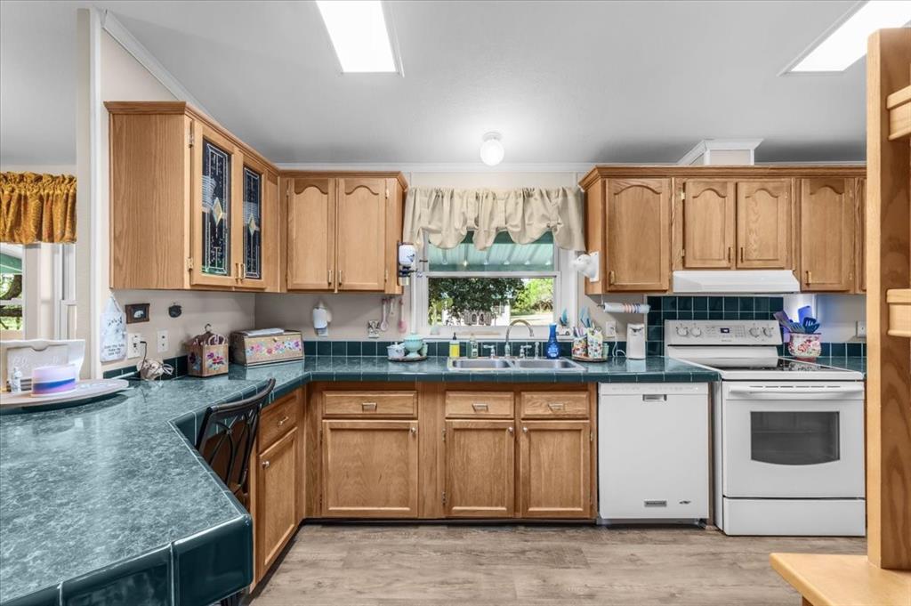 Weatherford, Texas, 76087, United States, 3 Bedrooms Bedrooms, ,2 BathroomsBathrooms,Residential,For Sale,2005705