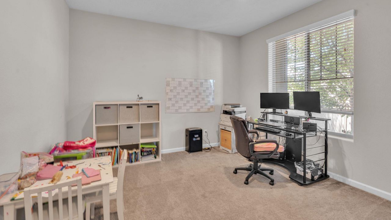 Albuquerque, New Mexico, 87106, United States, 5 Bedrooms Bedrooms, ,4 BathroomsBathrooms,Residential,For Sale,1907467