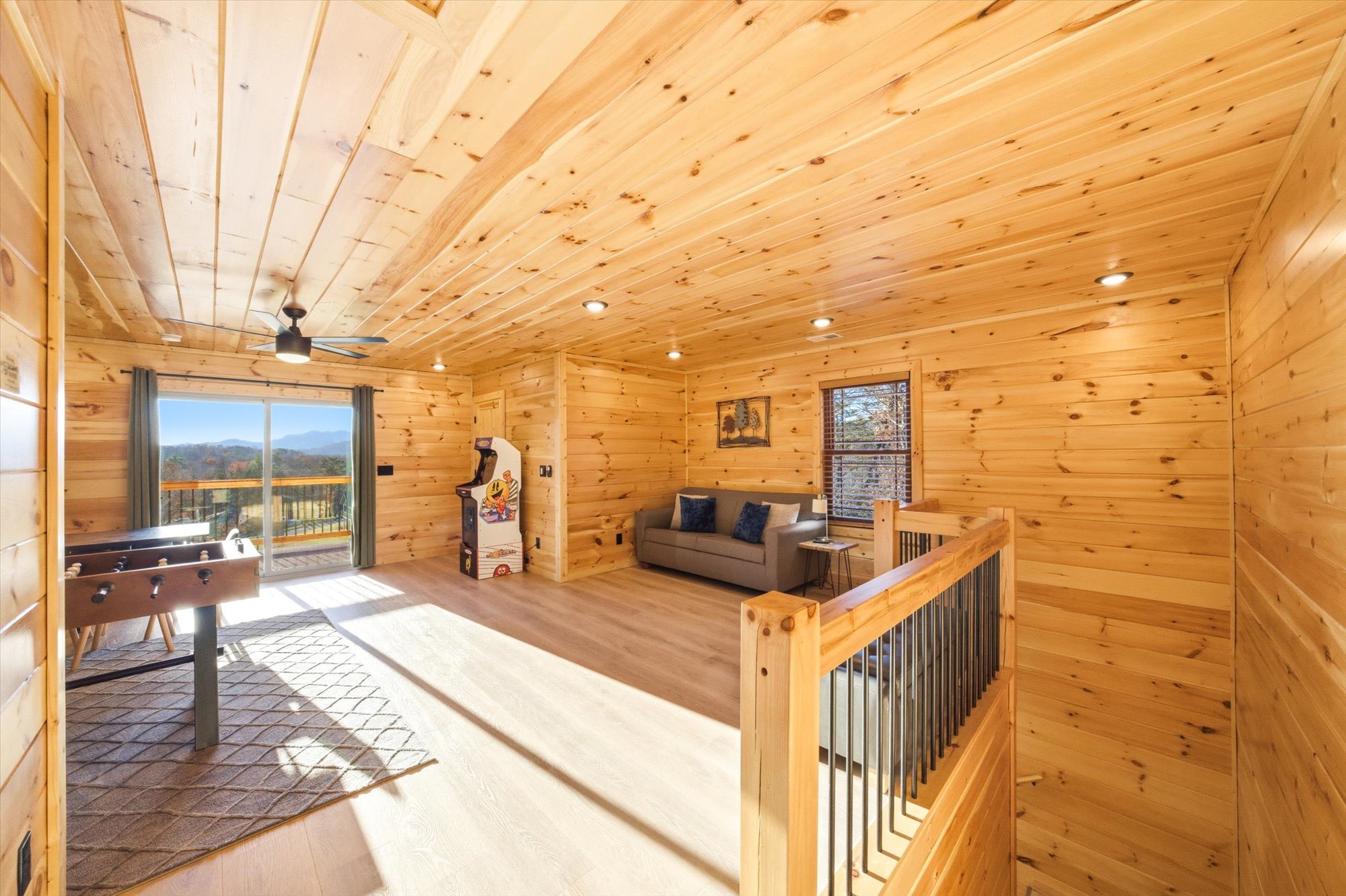 Sevierville, Tennessee, 37862, United States, 2 Bedrooms Bedrooms, ,2 BathroomsBathrooms,Residential,For Sale,1992770