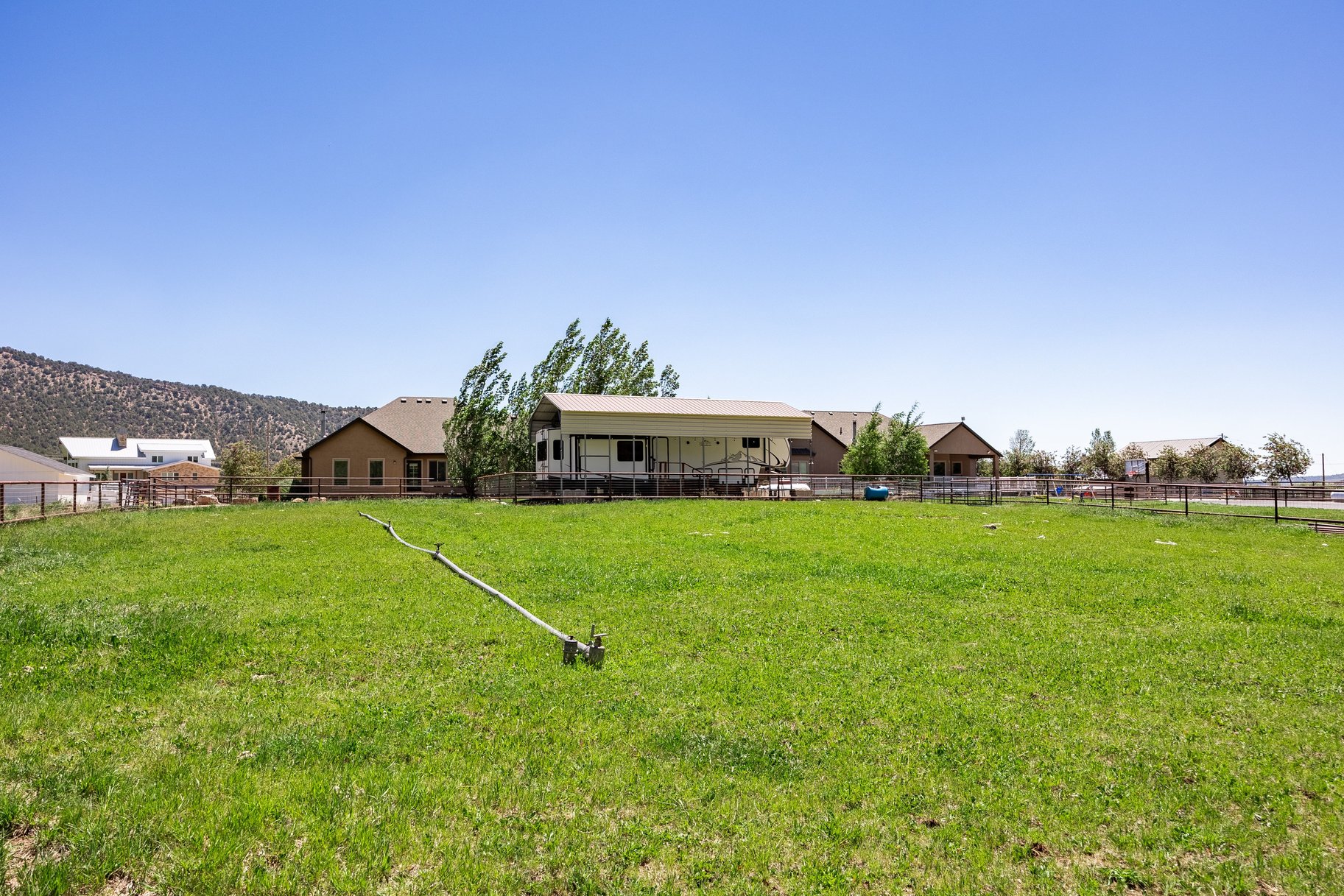  4,000+ SF Home, 1 Acre, Duchesne River Fly Fishing Easement - 物件實景