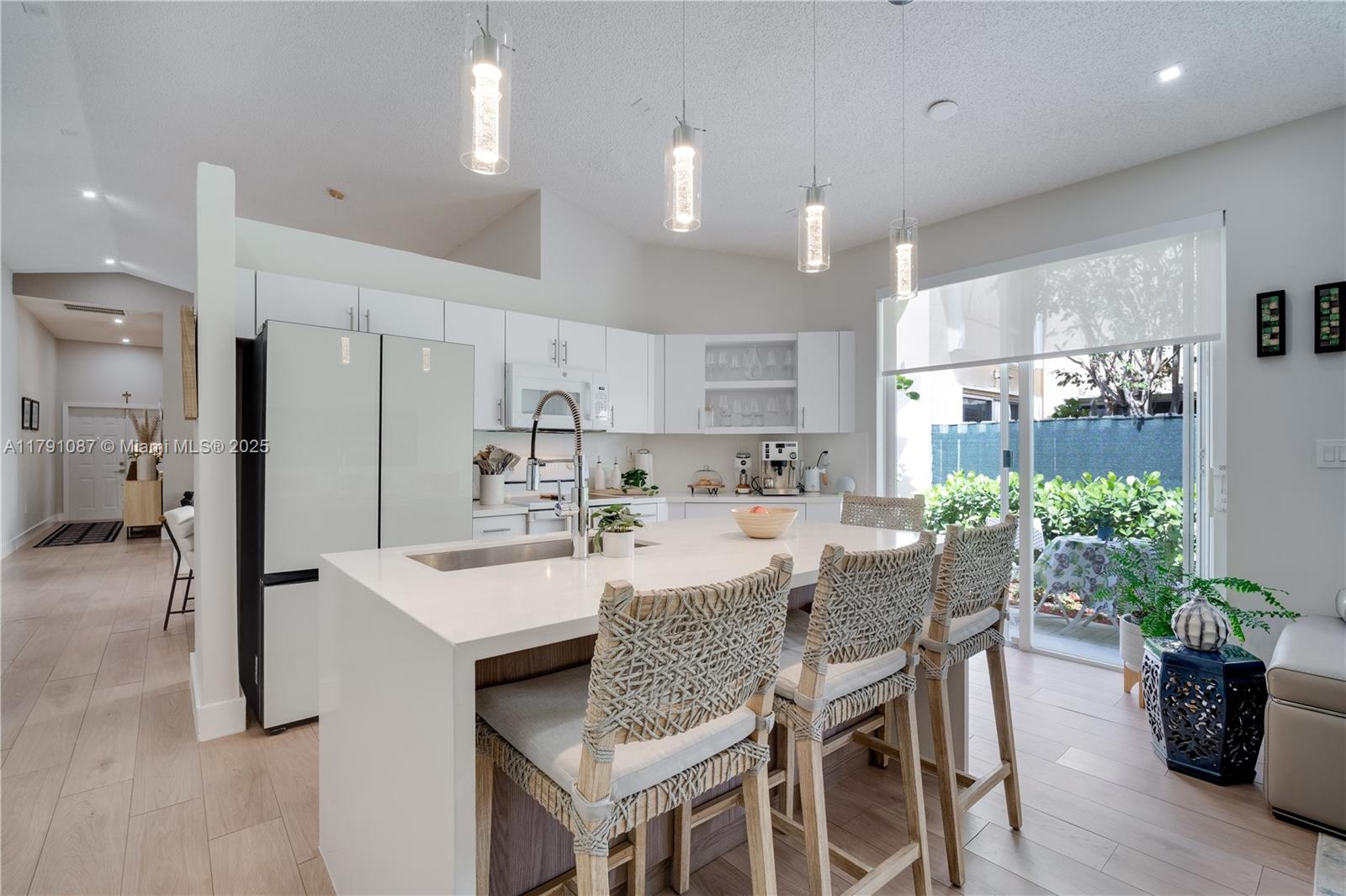 Doral, Florida, 33178, United States, 3 Bedrooms Bedrooms, ,2 BathroomsBathrooms,Residential,For Sale,1795059