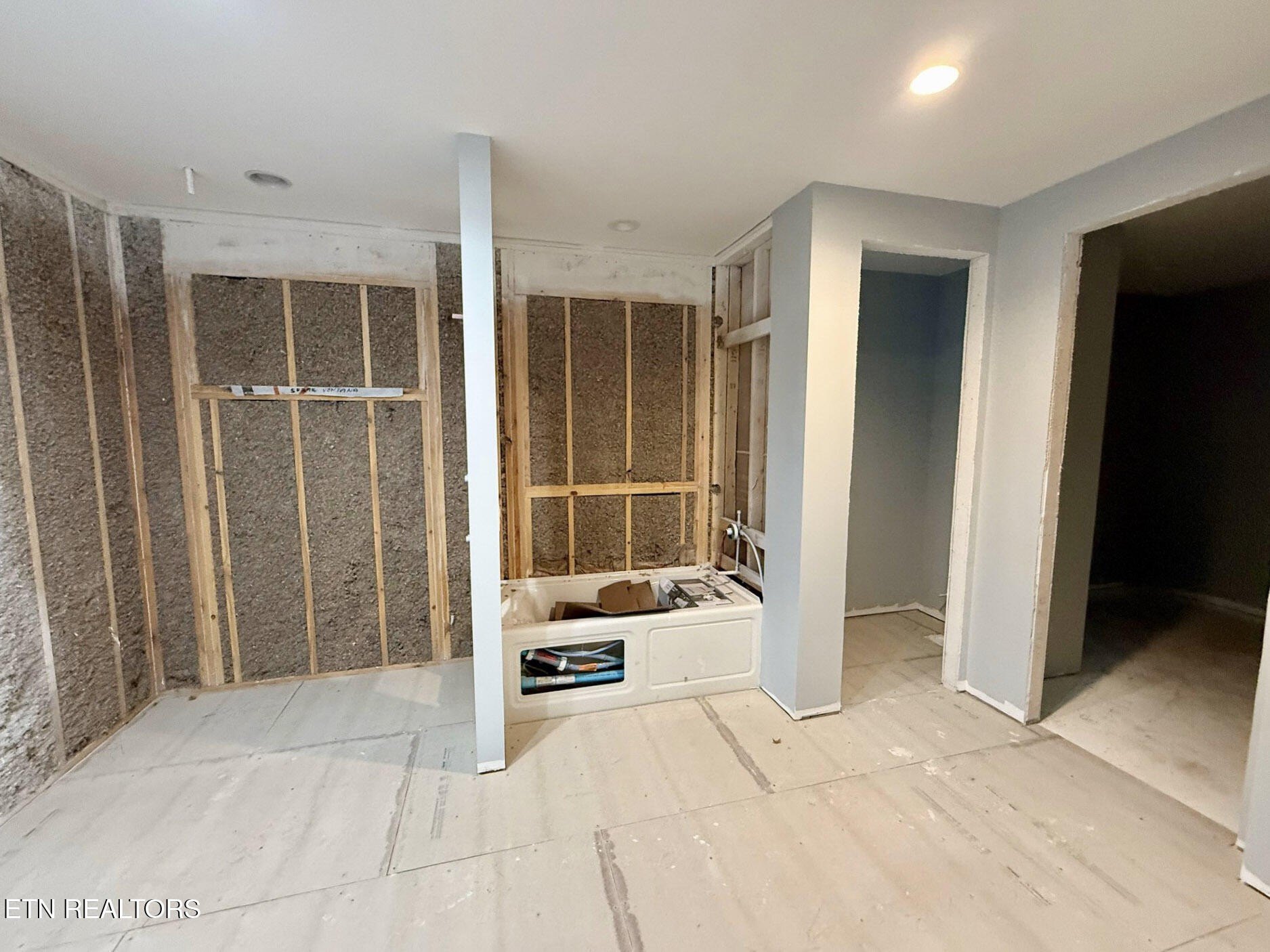 Crossville, Tennessee, 38571, United States, 3 Bedrooms Bedrooms, ,4 BathroomsBathrooms,Residential,For Sale,1981964