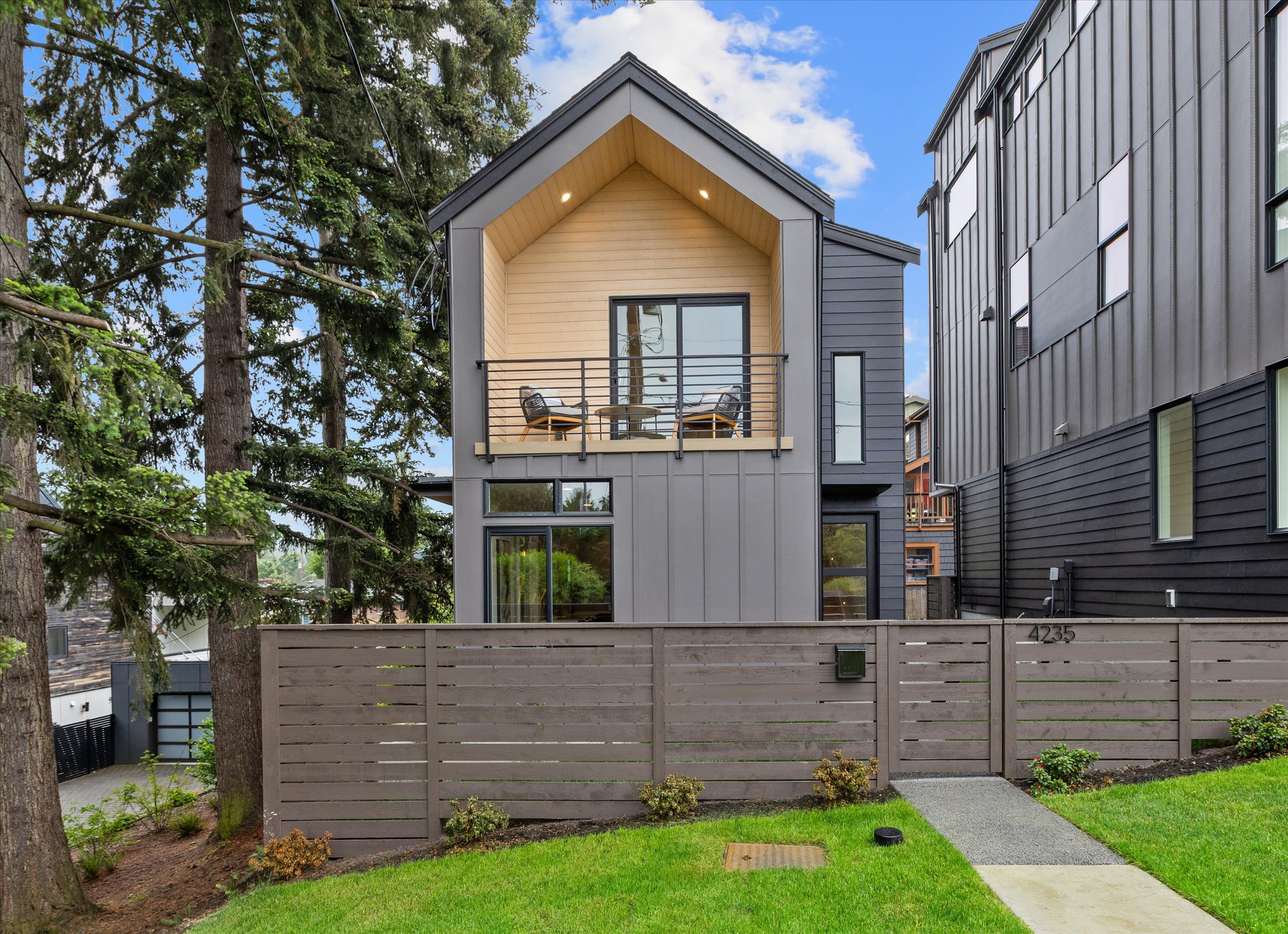  4235 S Bradford St, Seattle, WA 98118 - 物件實景