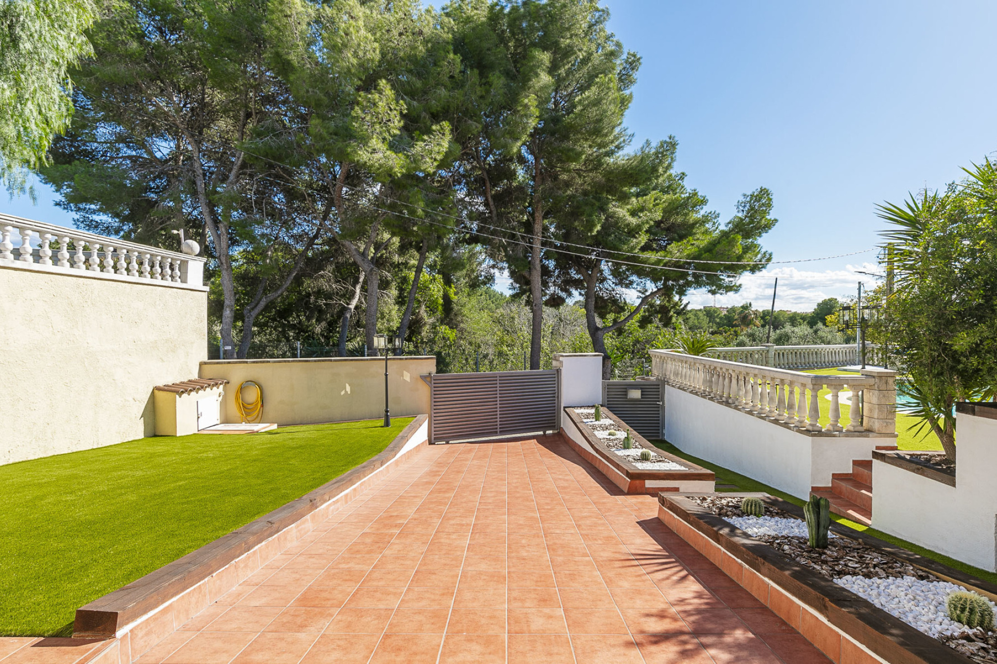  Exclusive one-story property with large garden and swimming pool - 物件實景