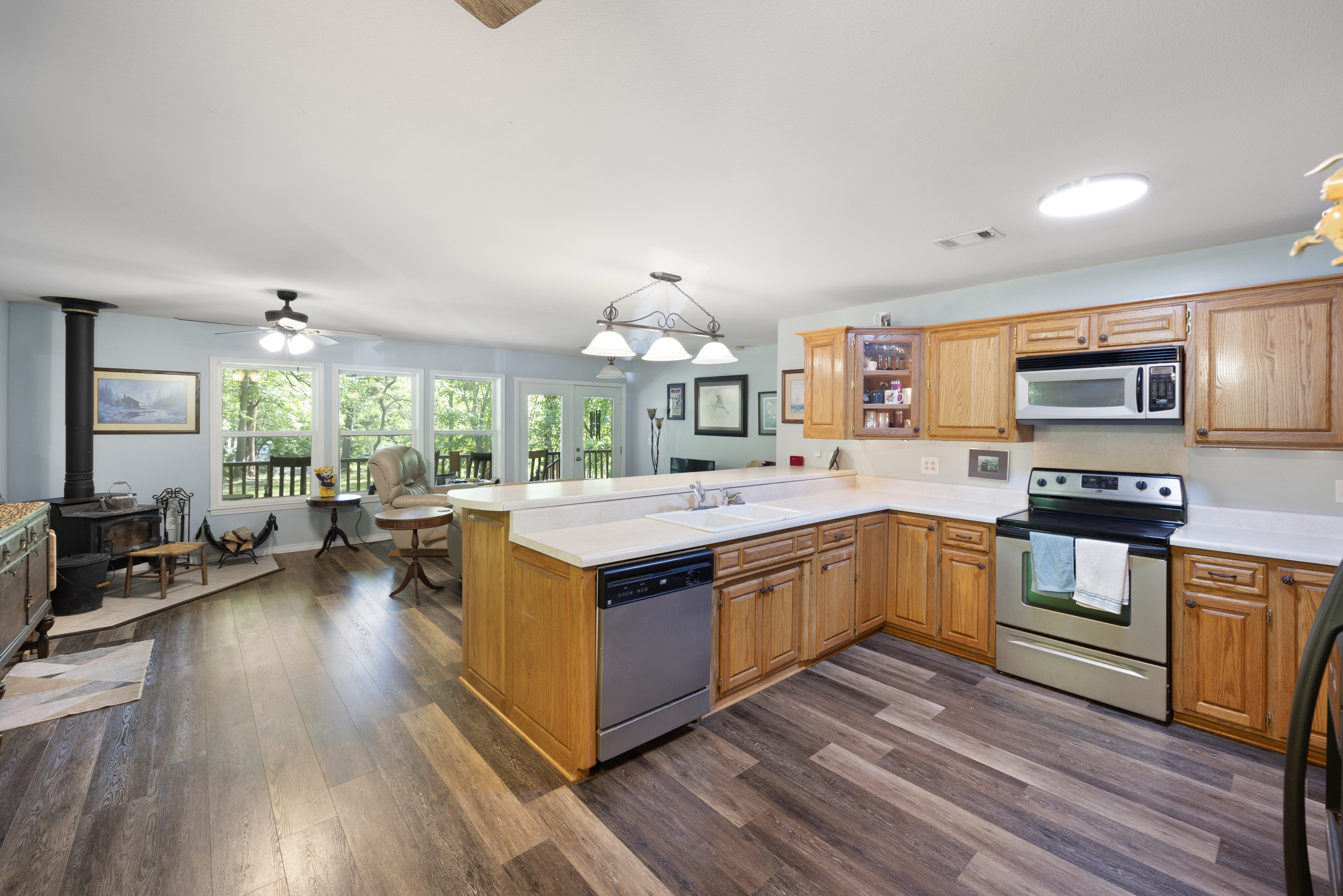 Pettigrew, Arkansas, 72752, United States, 5 Bedrooms Bedrooms, ,4 BathroomsBathrooms,Residential,For Sale,1826540