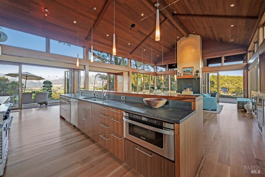Healdsburg, California, 95448, United States, 3 Bedrooms Bedrooms, ,4 BathroomsBathrooms,Residential,For Sale,1866142