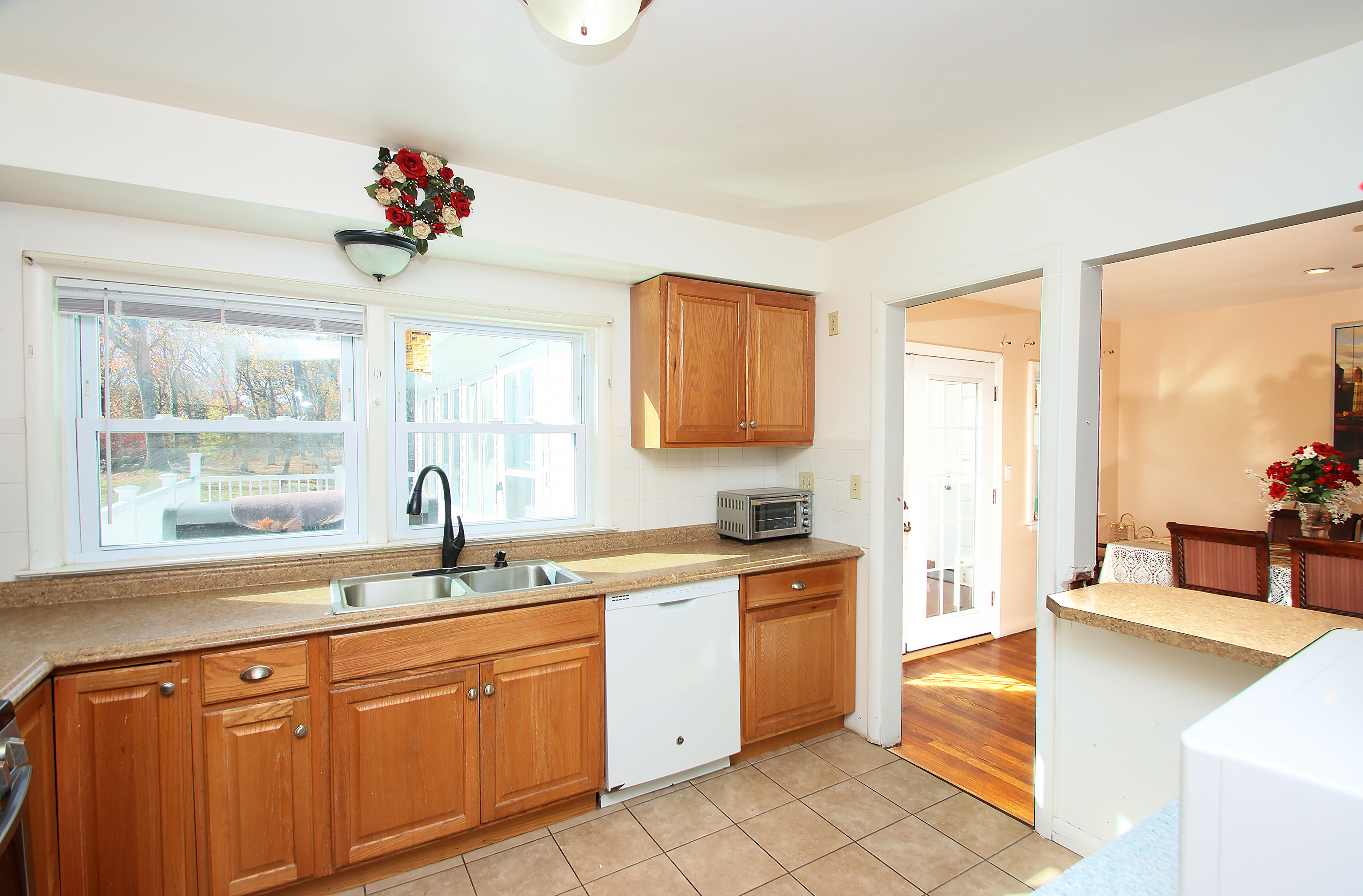 North Haven, Connecticut, 06473, United States, 3 Bedrooms Bedrooms, ,2 BathroomsBathrooms,Residential,For Sale,1989053