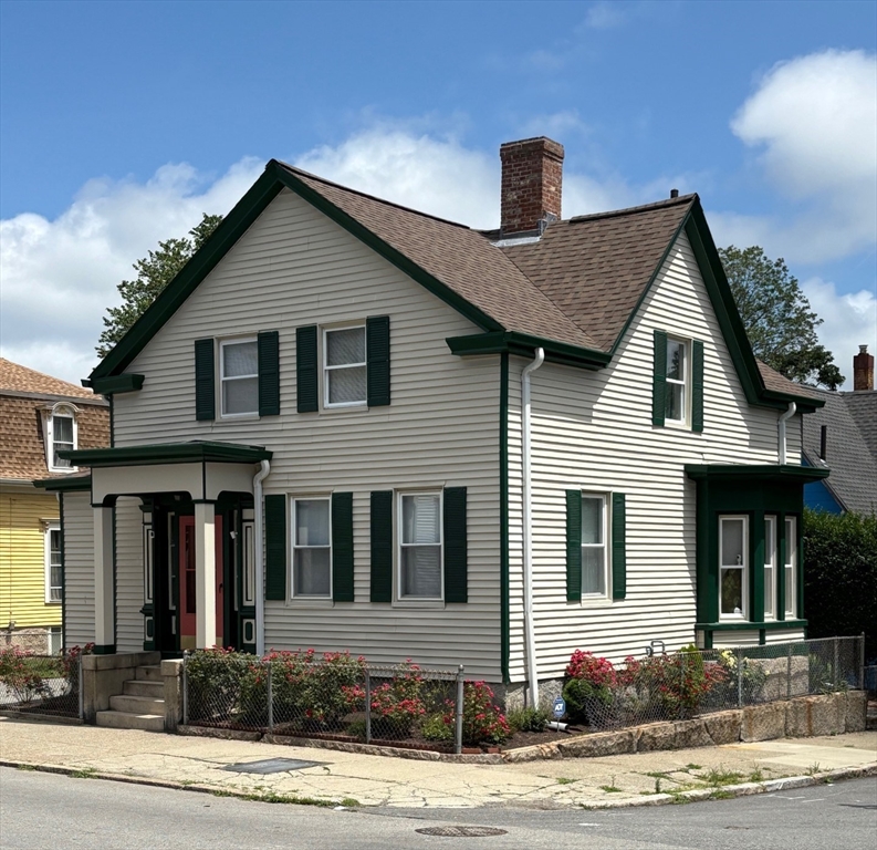 New Bedford, Massachusetts, 02740, United States, 4 Bedrooms Bedrooms, ,3 BathroomsBathrooms,Residential,For Sale,1897669