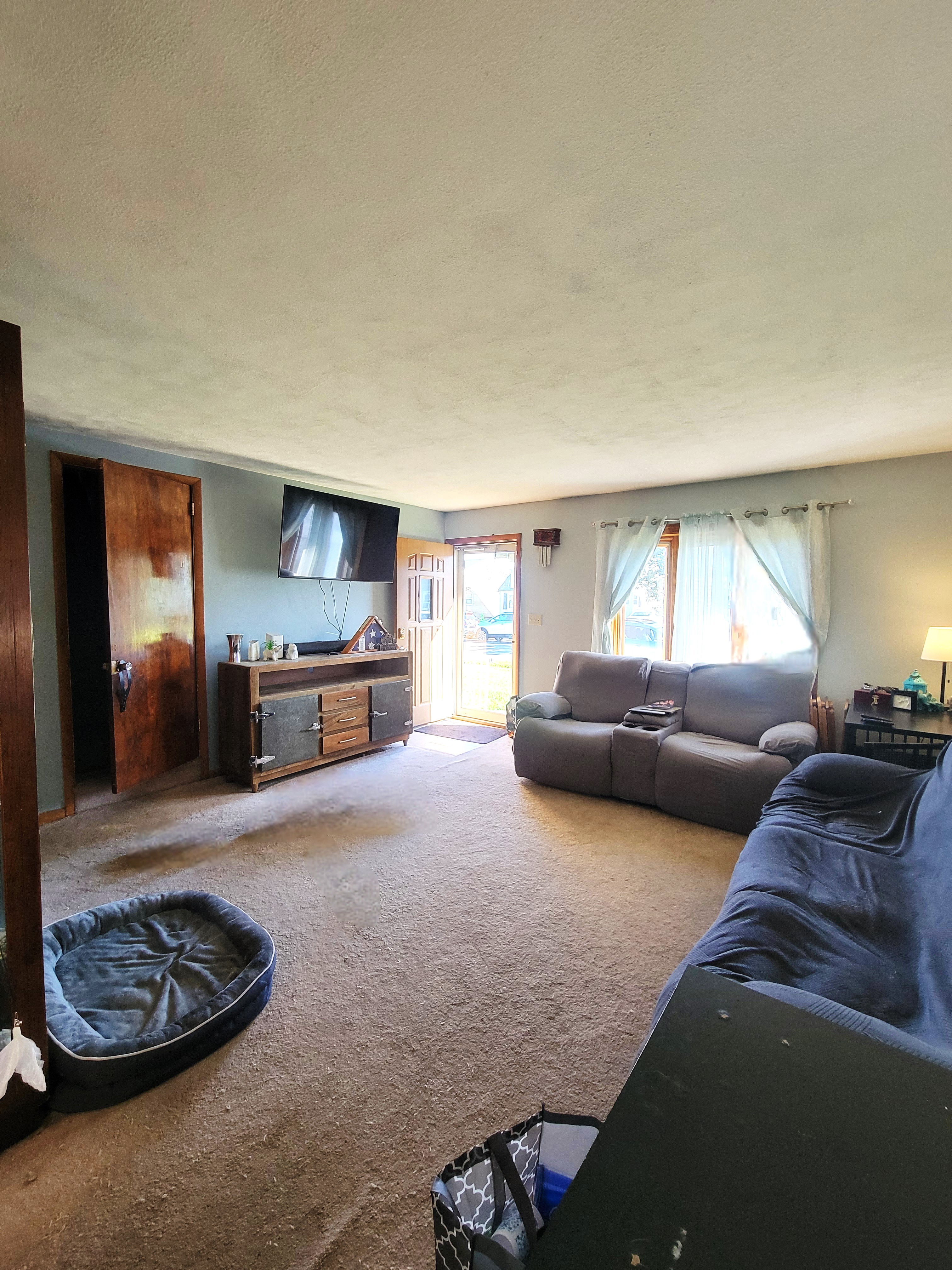 Carteret, New Jersey, 07008, United States, 6 Bedrooms Bedrooms, ,2 BathroomsBathrooms,Residential,For Sale,1980977