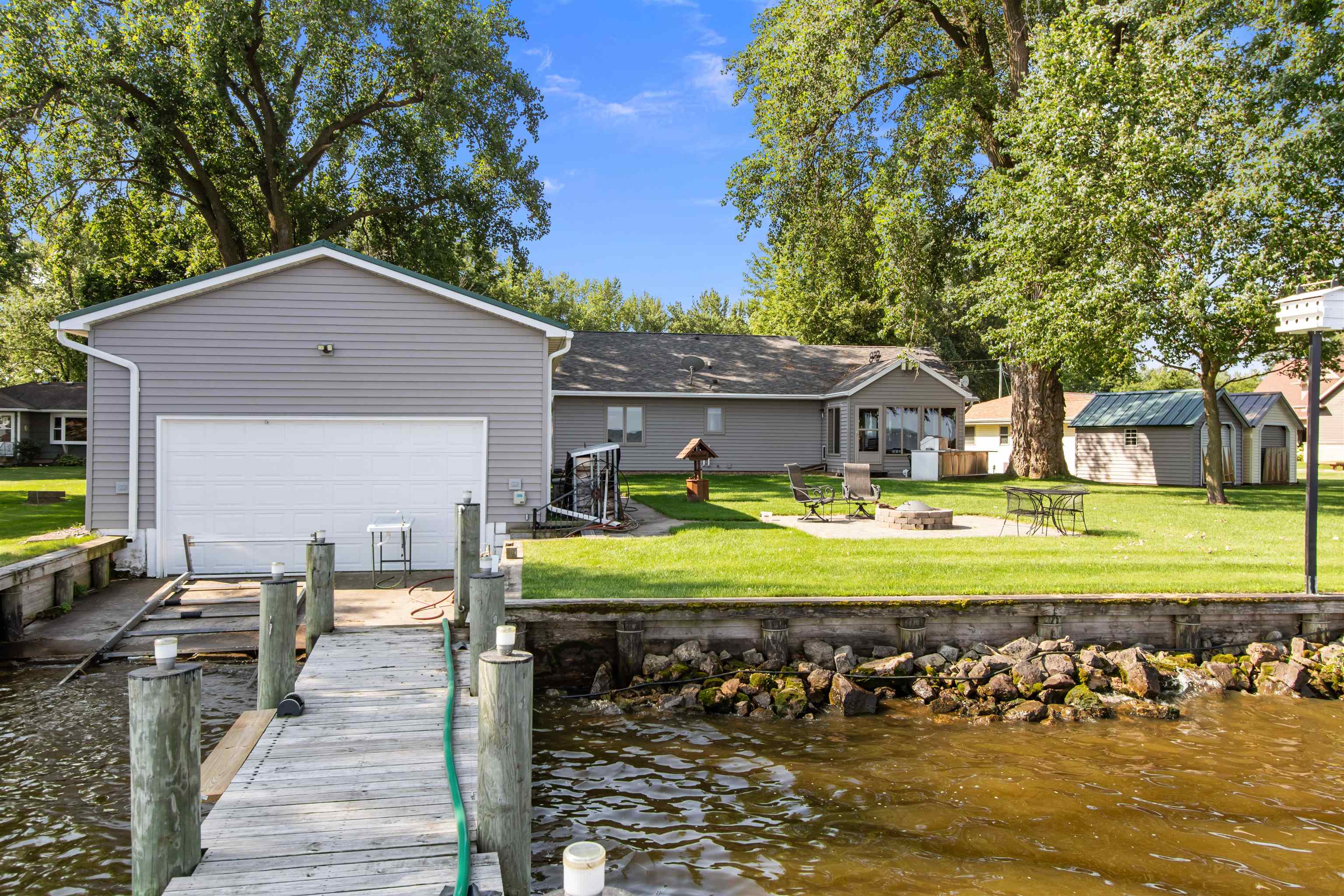WINNECONNE, Wisconsin, 54986, United States, 2 Bedrooms Bedrooms, ,2 BathroomsBathrooms,Residential,For Sale,1926220