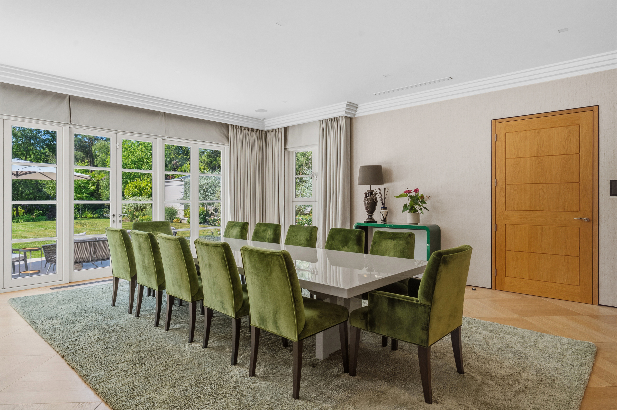  Grand Proportions and Private Gardens on the Wentworth Estate - 物件實景