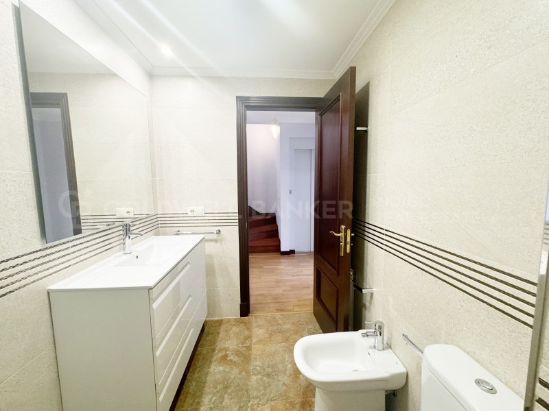 Pontevedra, Vigo, Castrelos - S?rdoma, S?rdoma Pon, Vigo, Galicia, ES, 4 Bedrooms Bedrooms, ,4 BathroomsBathrooms,Residential,For Sale,Pontevedra, Vigo, Castrelos - S?rdoma, S?rdoma Pon,1479301