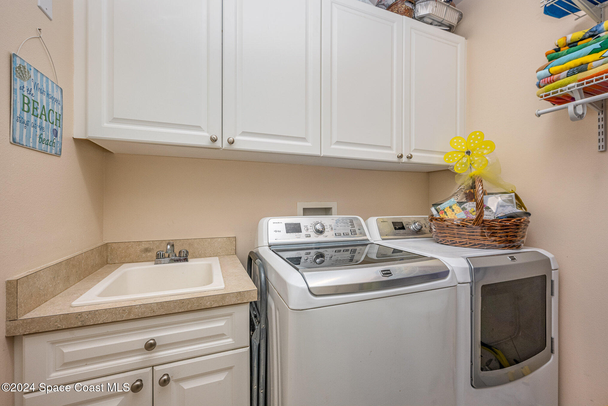 Cocoa Beach, Florida, 32931, United States, 3 Bedrooms Bedrooms, ,3 BathroomsBathrooms,Residential,For Sale,1870977