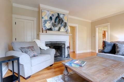 Geneva, New York, 14456, United States, 6 Bedrooms Bedrooms, ,4 BathroomsBathrooms,Residential,For Sale,1901730