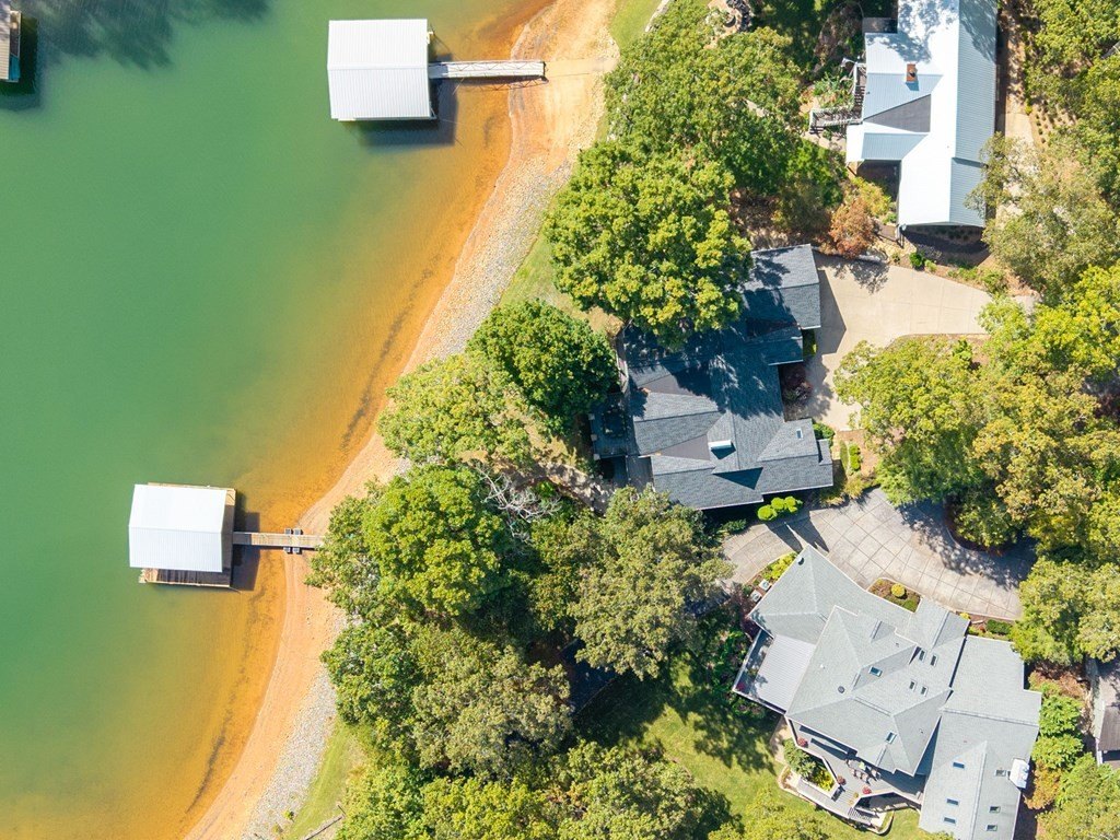 Hiawassee, Georgia, 30546, United States, 3 Bedrooms Bedrooms, ,4 BathroomsBathrooms,Residential,For Sale,1978454