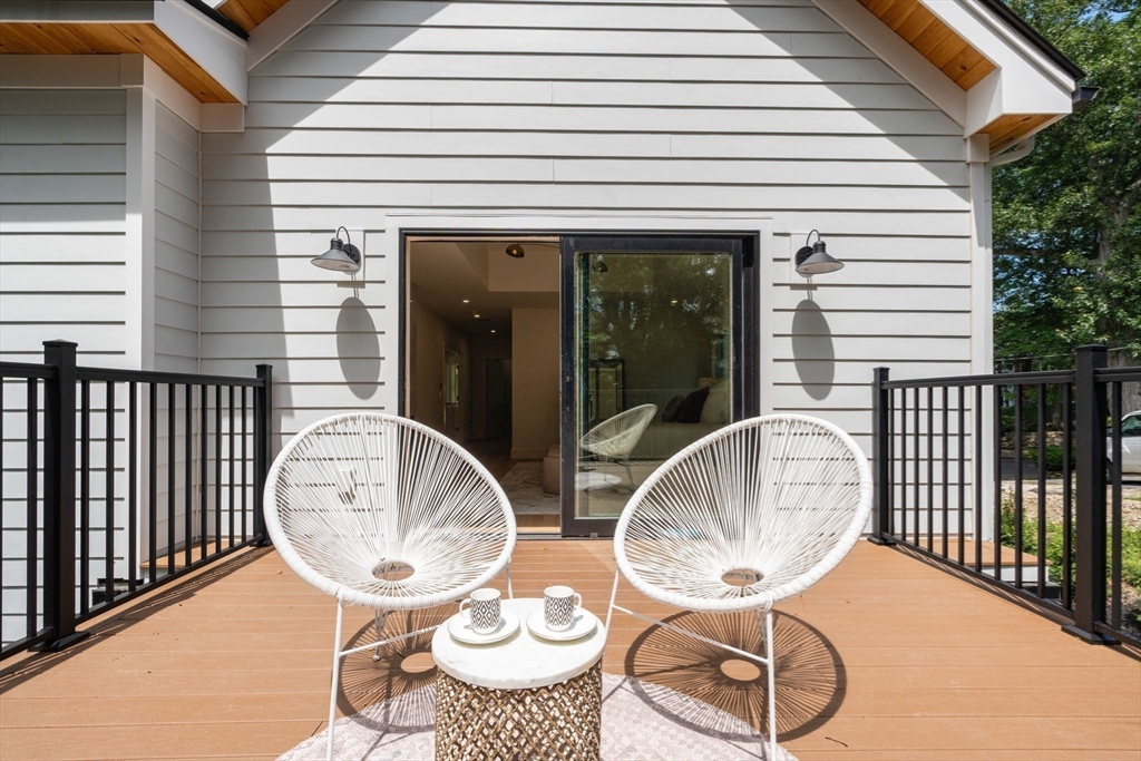 Newton, Massachusetts, 02461, United States, 6 Bedrooms Bedrooms, ,7 BathroomsBathrooms,Residential,For Sale,1882798