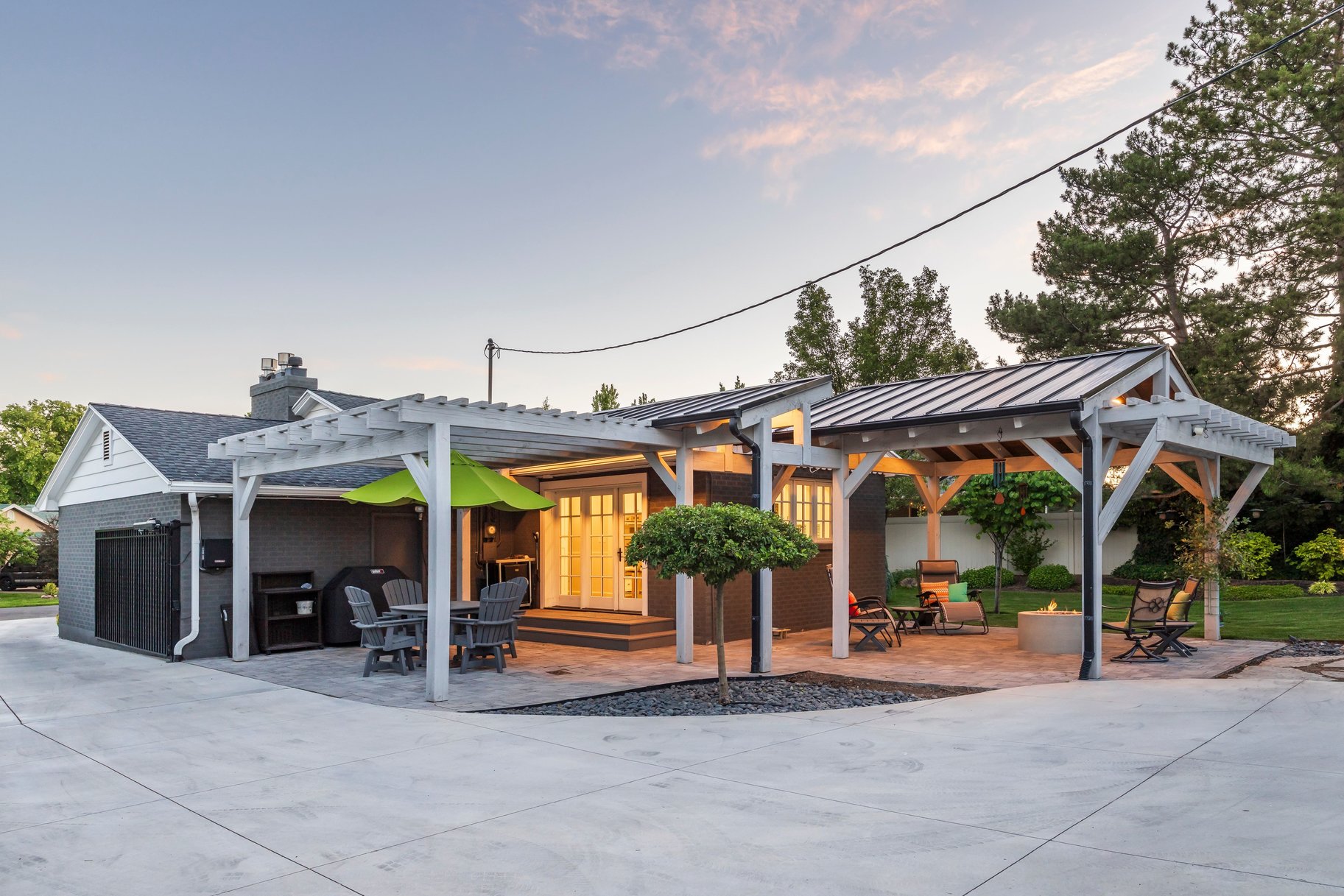  Tastefully Updated Holladay Rambler on .60 acre Manicured Lot - 物件實景