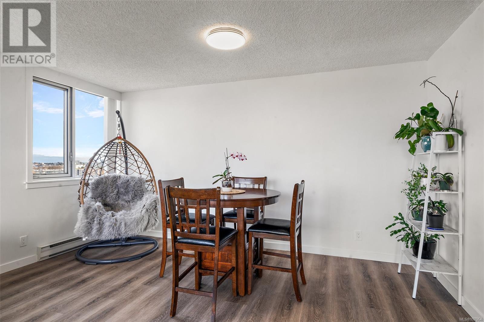 VICTORIA, British Columbia, V9A 7G7, CA, 2 Bedrooms Bedrooms, ,1 BathroomBathrooms,Residential,For Sale,1950570
