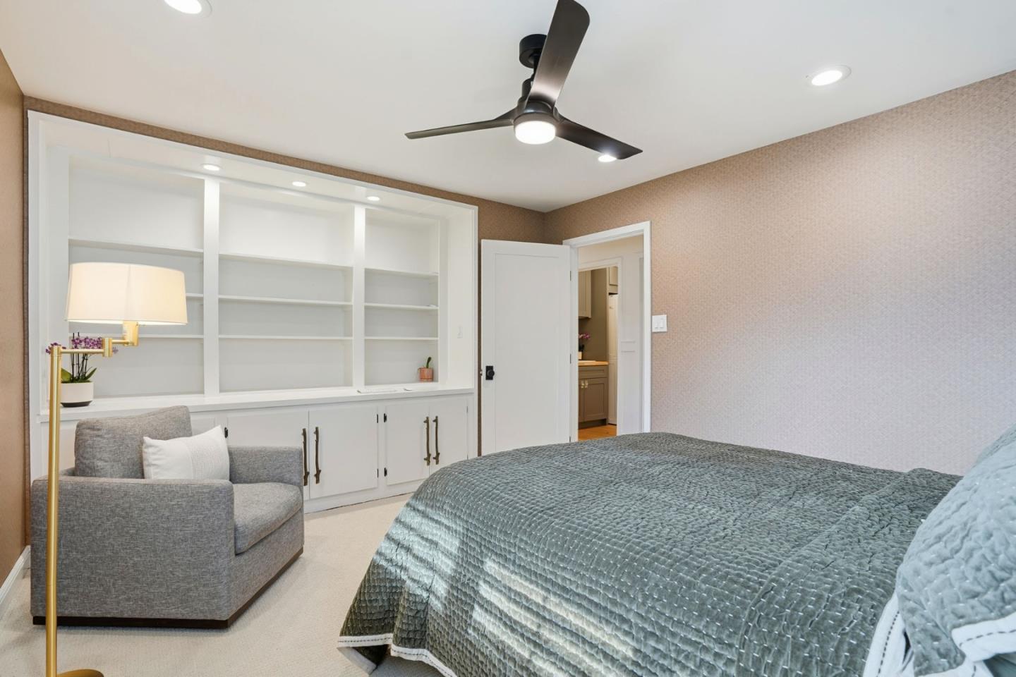 Walnut Creek, California, 94596, United States, 3 Bedrooms Bedrooms, ,4 BathroomsBathrooms,Residential,For Sale,1987935