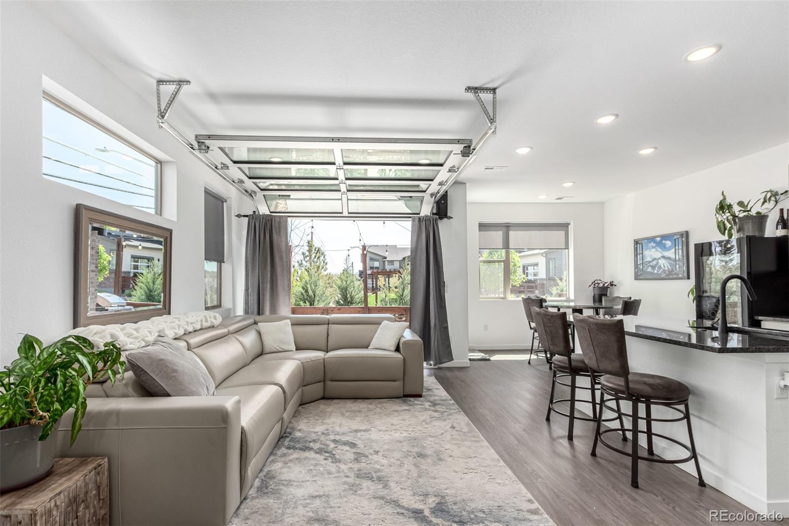 Arvada, Colorado, 80004, United States, 3 Bedrooms Bedrooms, ,2 BathroomsBathrooms,Residential,For Sale,1973817