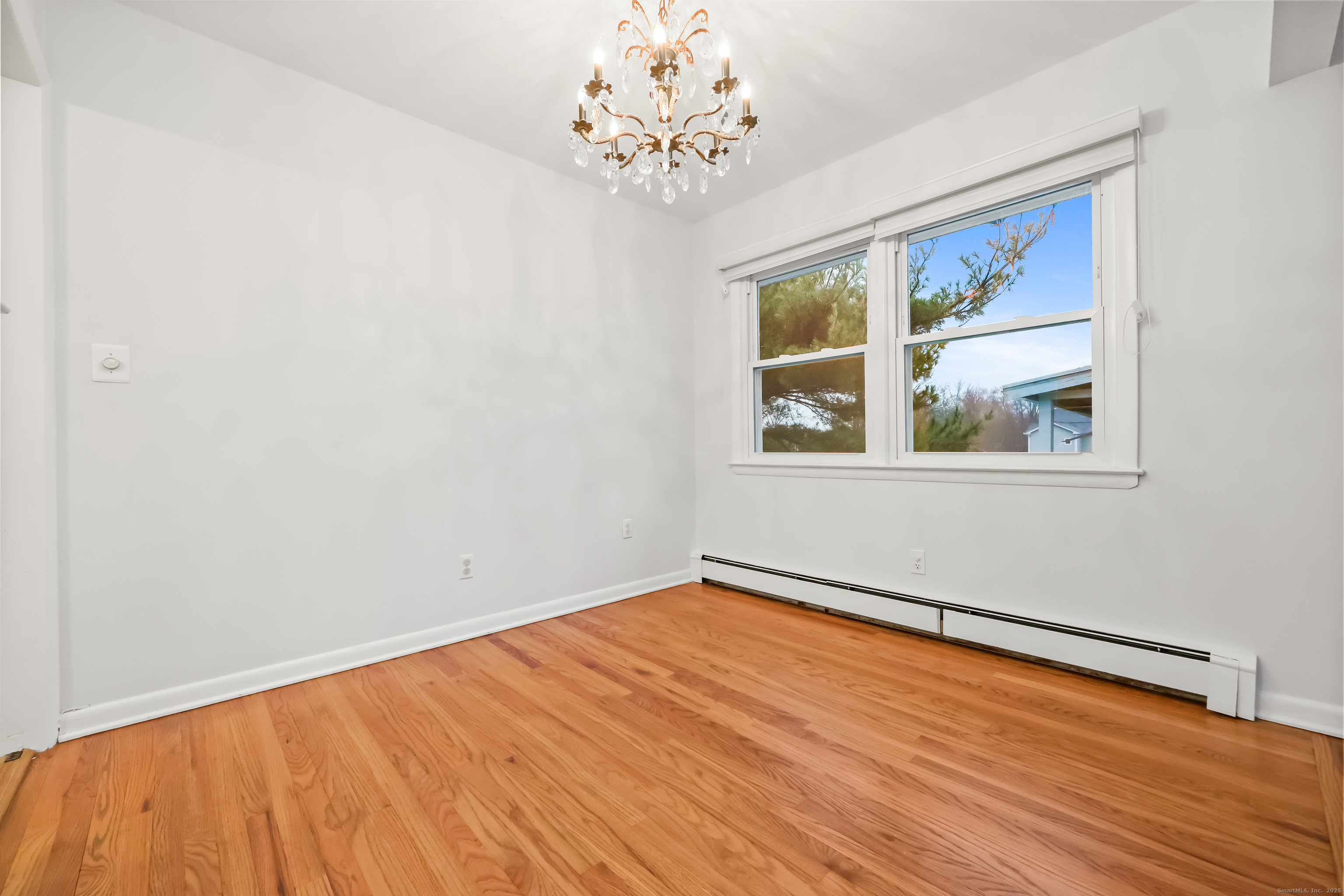 Stamford, Connecticut, 06902, United States, 6 Bedrooms Bedrooms, ,2 BathroomsBathrooms,Residential,For Sale,2003004