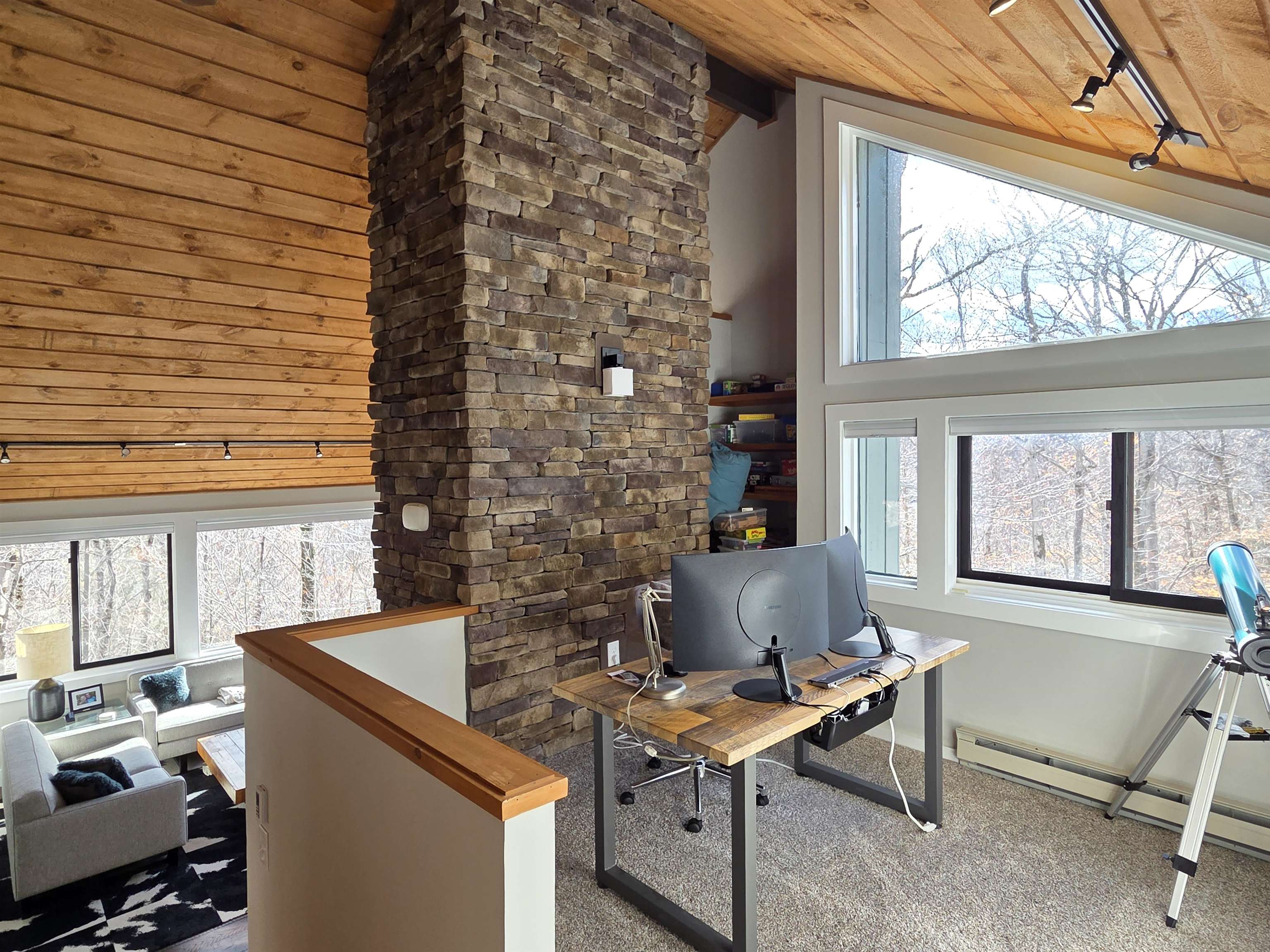 Lincoln, New Hampshire, 03251, United States, 3 Bedrooms Bedrooms, ,2 BathroomsBathrooms,Residential,For Sale,1987969