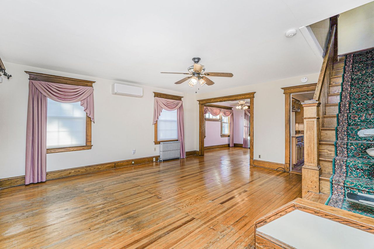 Staten Island, New York, 10314, United States, 3 Bedrooms Bedrooms, ,2 BathroomsBathrooms,Residential,For Sale,1996455