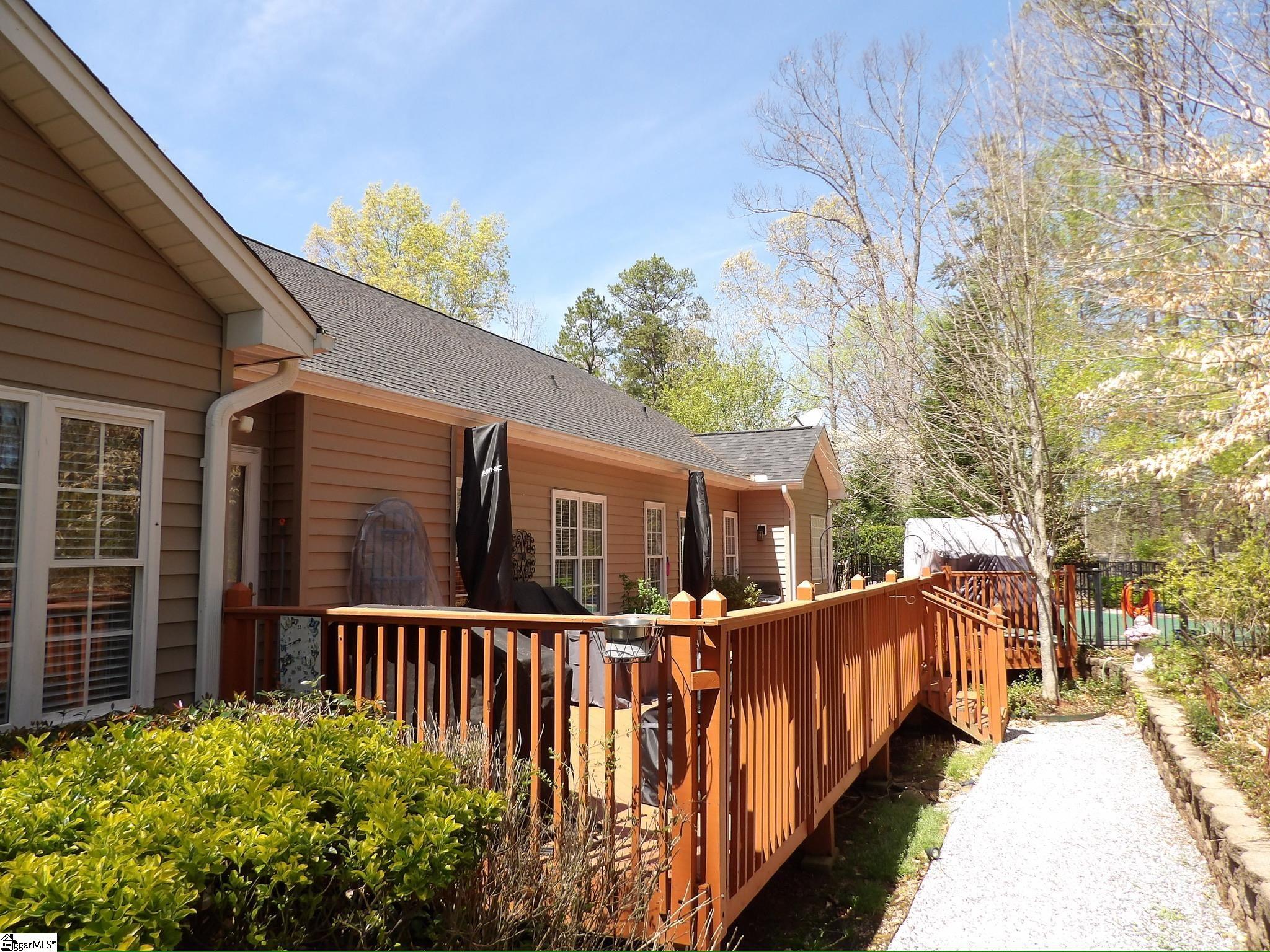 Seneca, South Carolina, 29672, United States, 4 Bedrooms Bedrooms, ,3 BathroomsBathrooms,Residential,For Sale,1927213