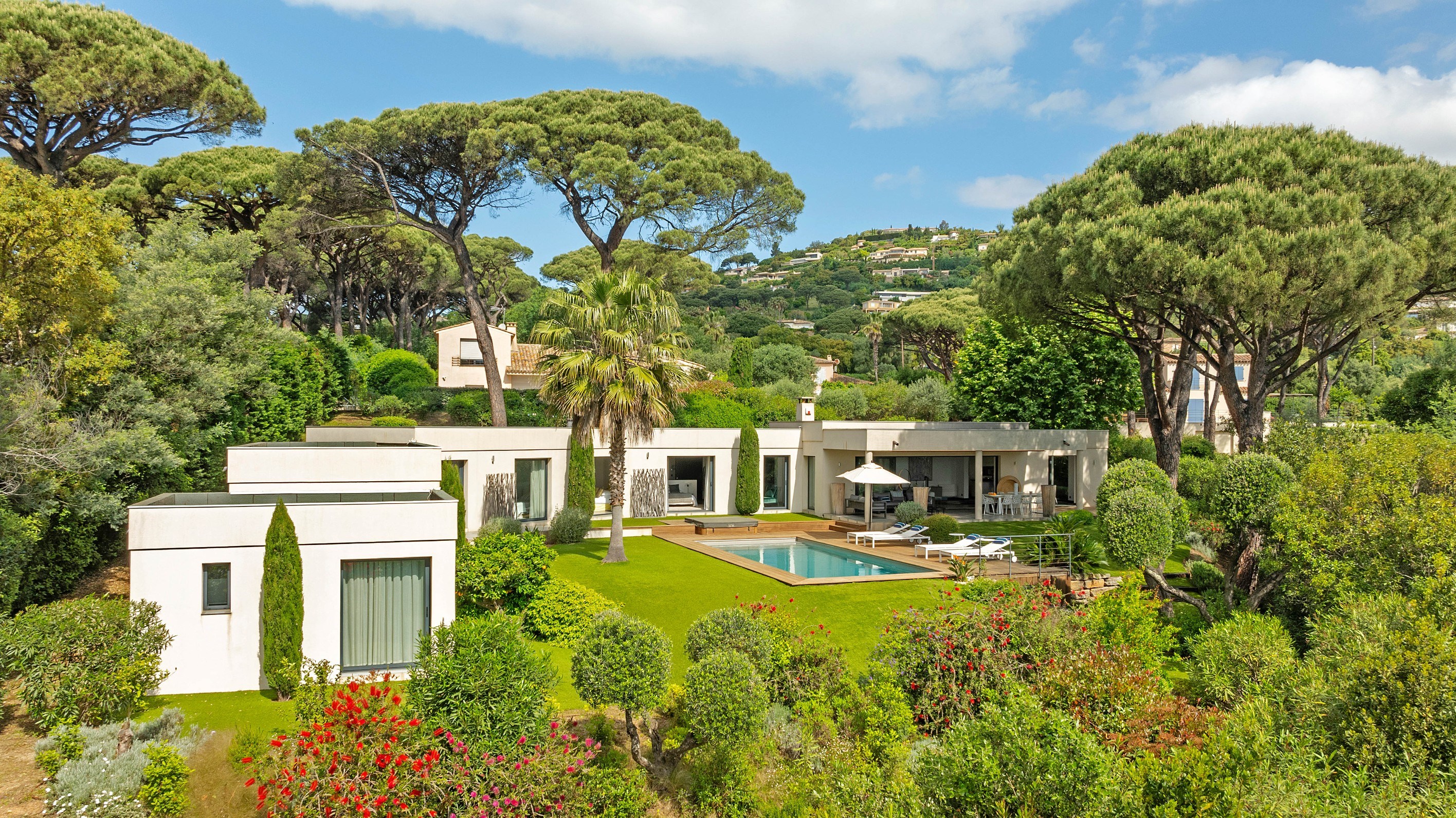  Sole agents - Contemporary villa for sale in Grimaud with sea view and pool - 物件實景