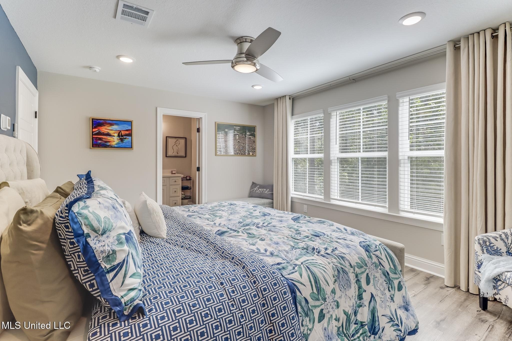 Gulfport, Mississippi, 39503, United States, 5 Bedrooms Bedrooms, ,3 BathroomsBathrooms,Residential,For Sale,1921142