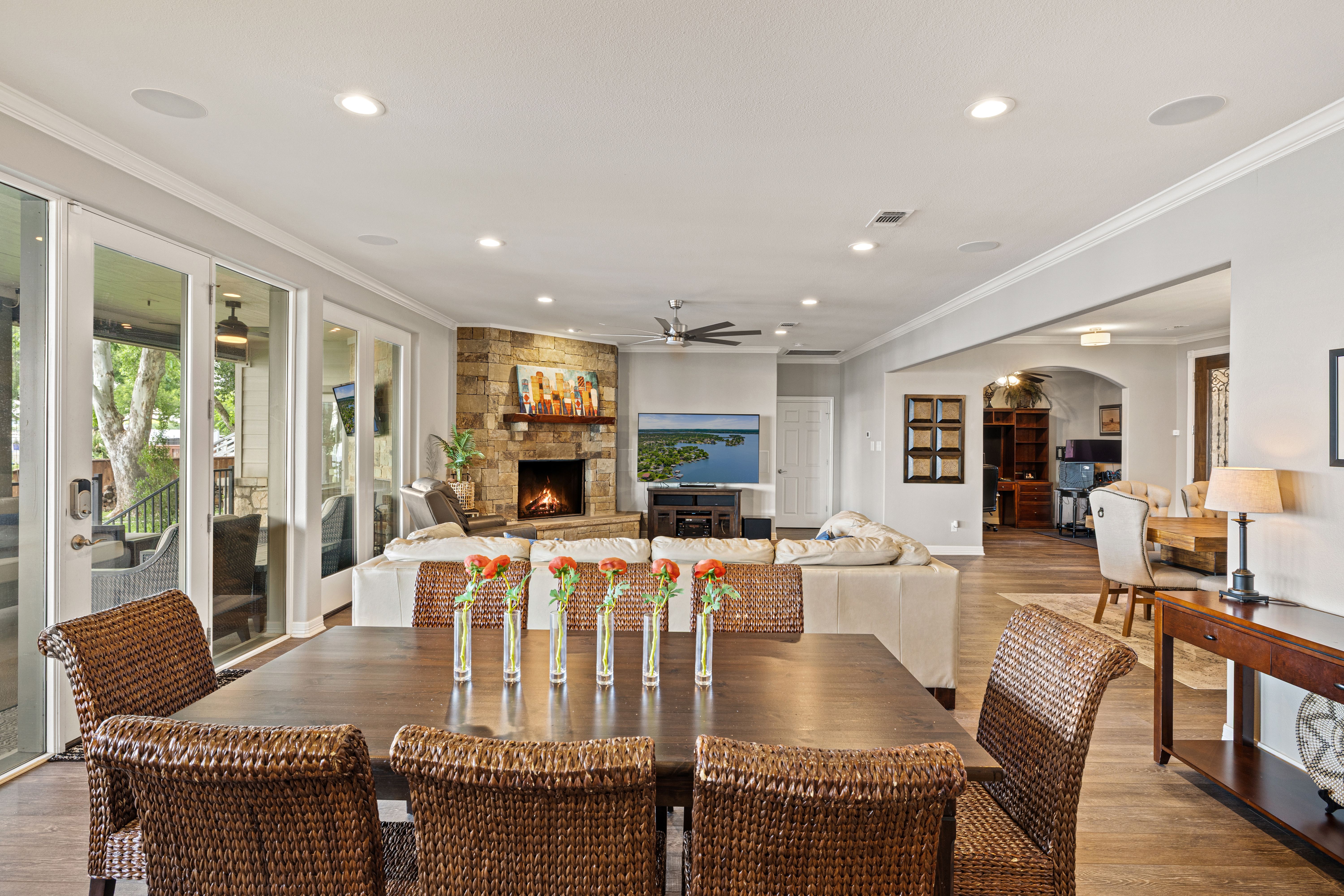  402 S. Shorewood Dr on Lake LBJ - 物件實景