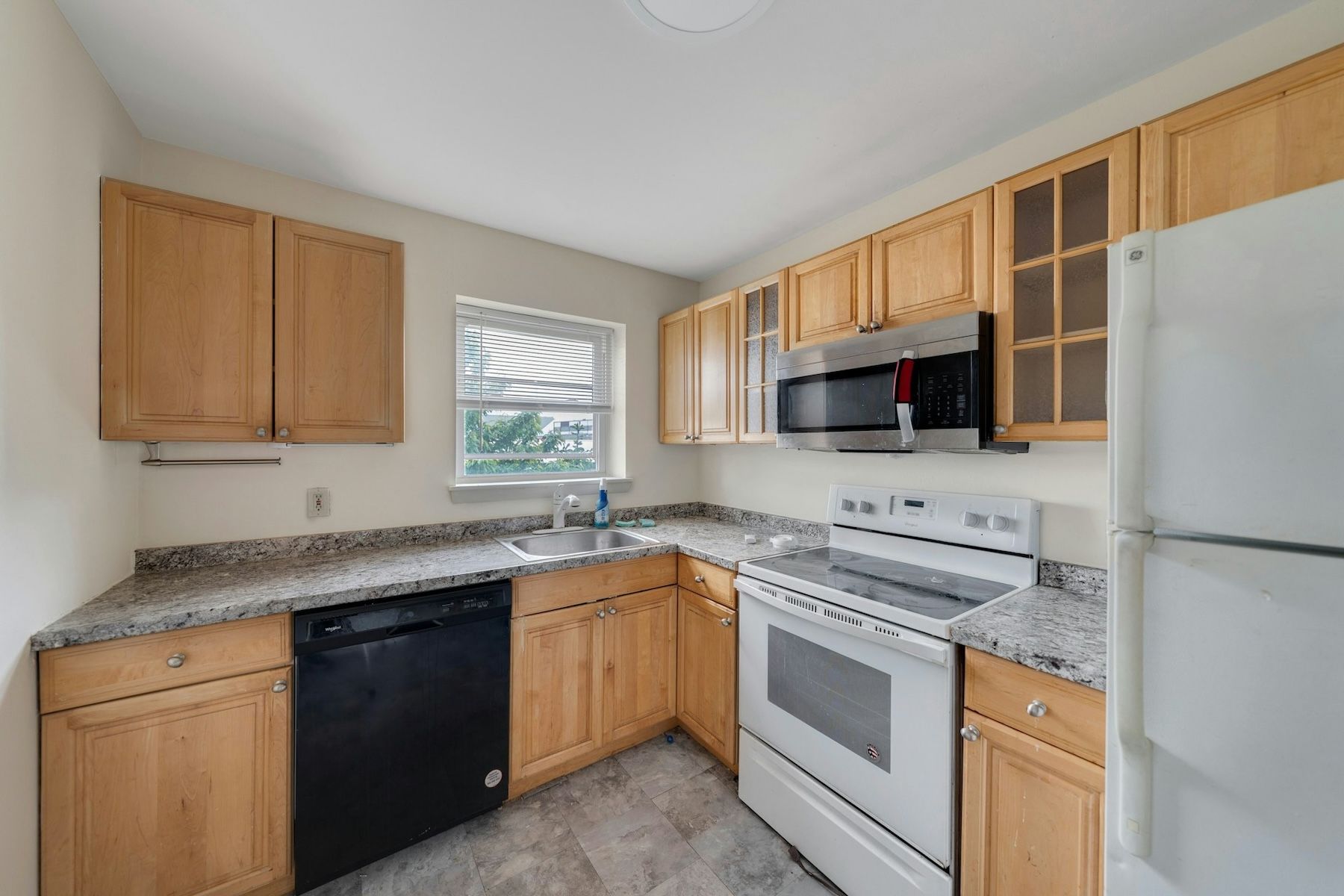  205 Bergen Turnpike, Ridgefield Park, NJ, 07660 - 物件實景
