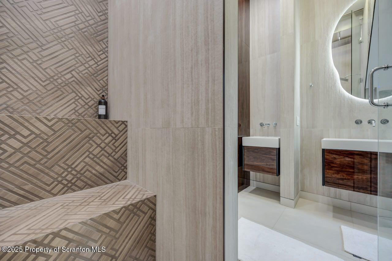 Bear Creek, Pennsylvania, 18602, United States, 4 Bedrooms Bedrooms, ,3 BathroomsBathrooms,Residential,For Sale,2002172