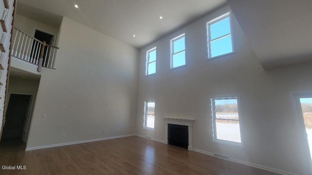 Mechanicville, New York, 12118, United States, 3 Bedrooms Bedrooms, ,3 BathroomsBathrooms,Residential,For Sale,1989514