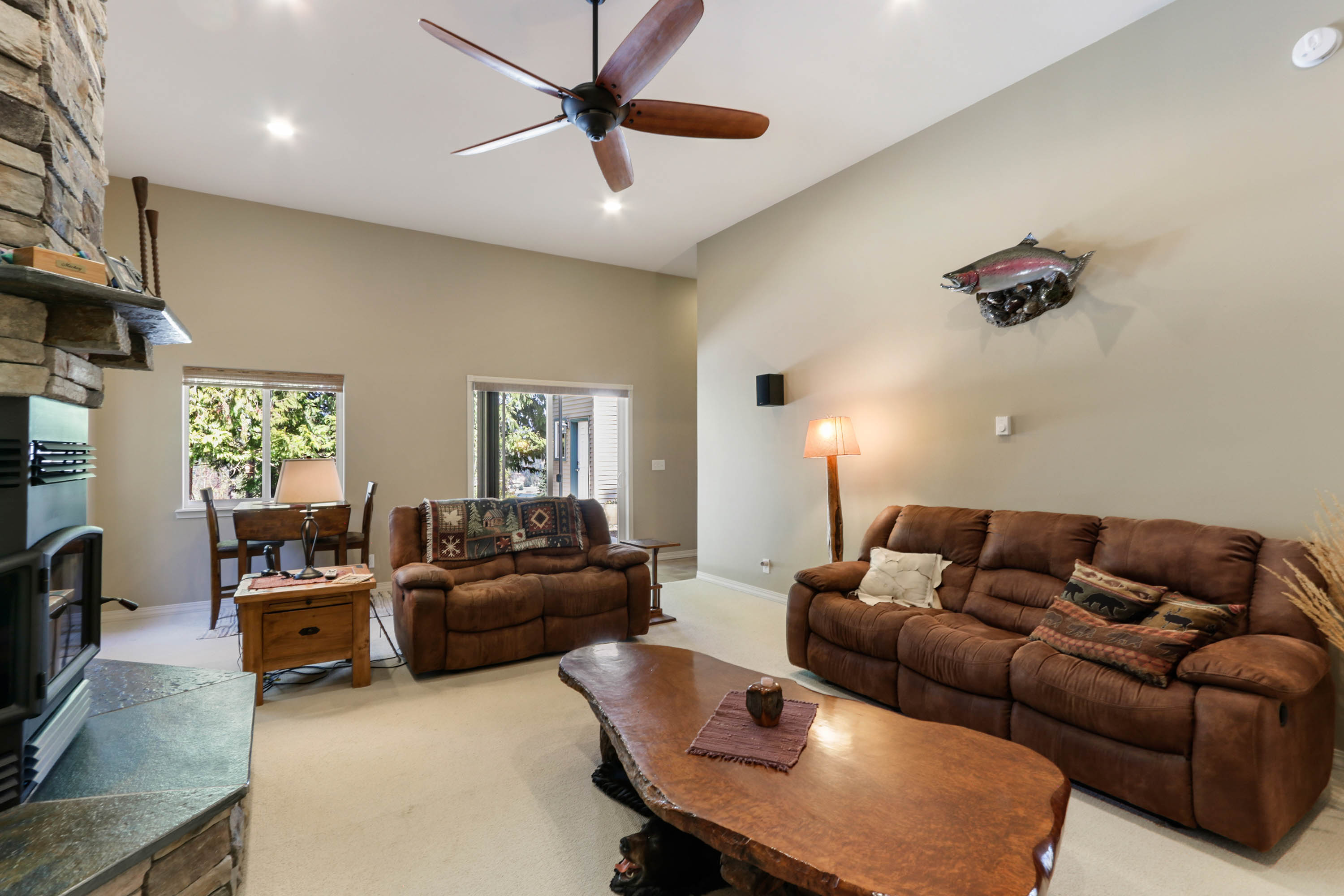 Sagle, Idaho, 83860, United States, 3 Bedrooms Bedrooms, ,2 BathroomsBathrooms,Residential,For Sale,1764165