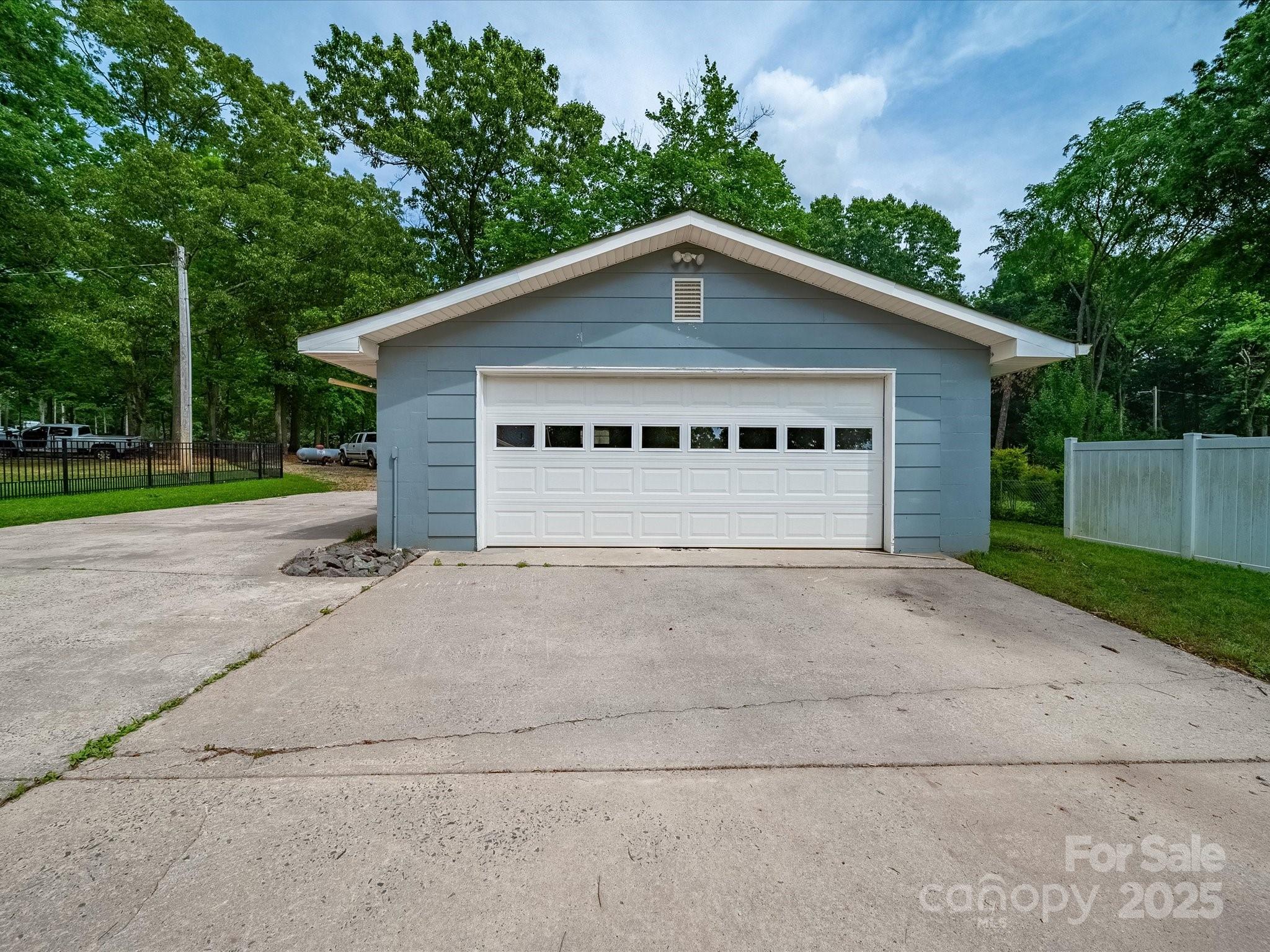 Monroe, North Carolina, 28112, United States, 3 Bedrooms Bedrooms, ,2 BathroomsBathrooms,Residential,For Sale,1975827